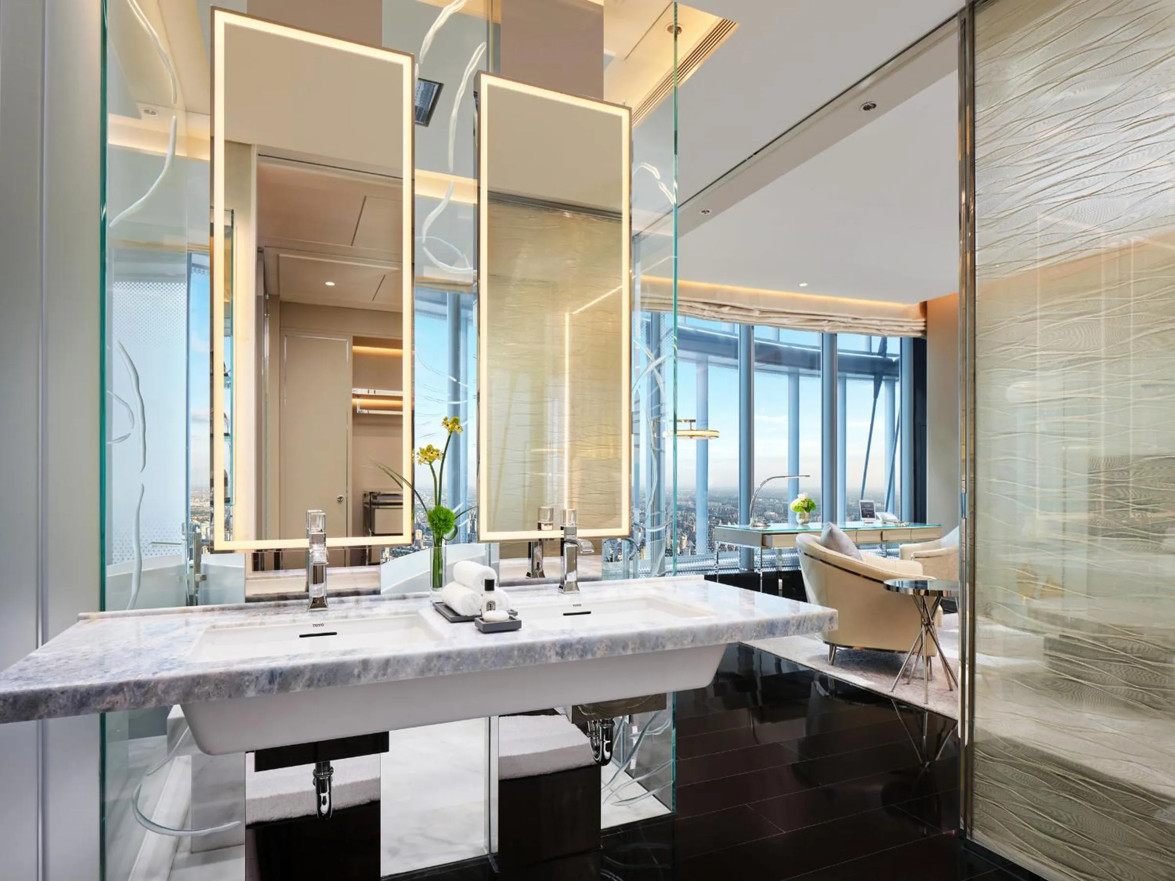 Toilet in J Hotel, Shanghai Tower - Above All Else, Overlooking the Bund