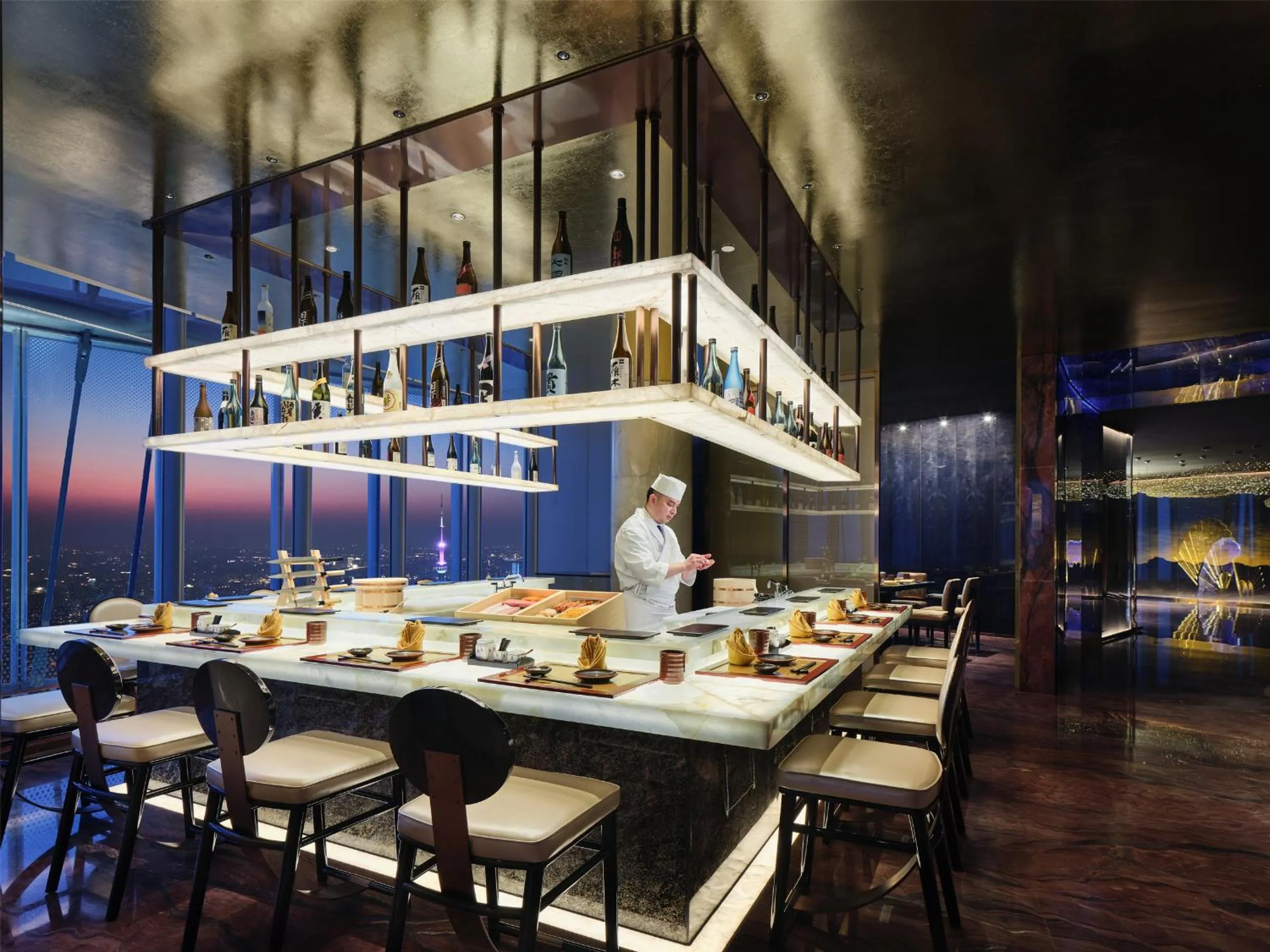 Restaurant/places to eat in J Hotel, Shanghai Tower - Above All Else, Overlooking the Bund