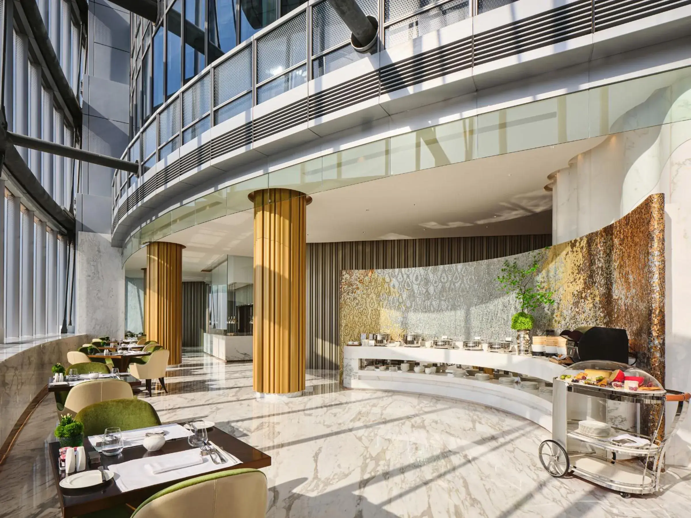 Restaurant/places to eat in J Hotel, Shanghai Tower - Above All Else, Overlooking the Bund Restaurant/places to eat in J Hotel, Shanghai Tower - Above All Else, Overlooking the Bund