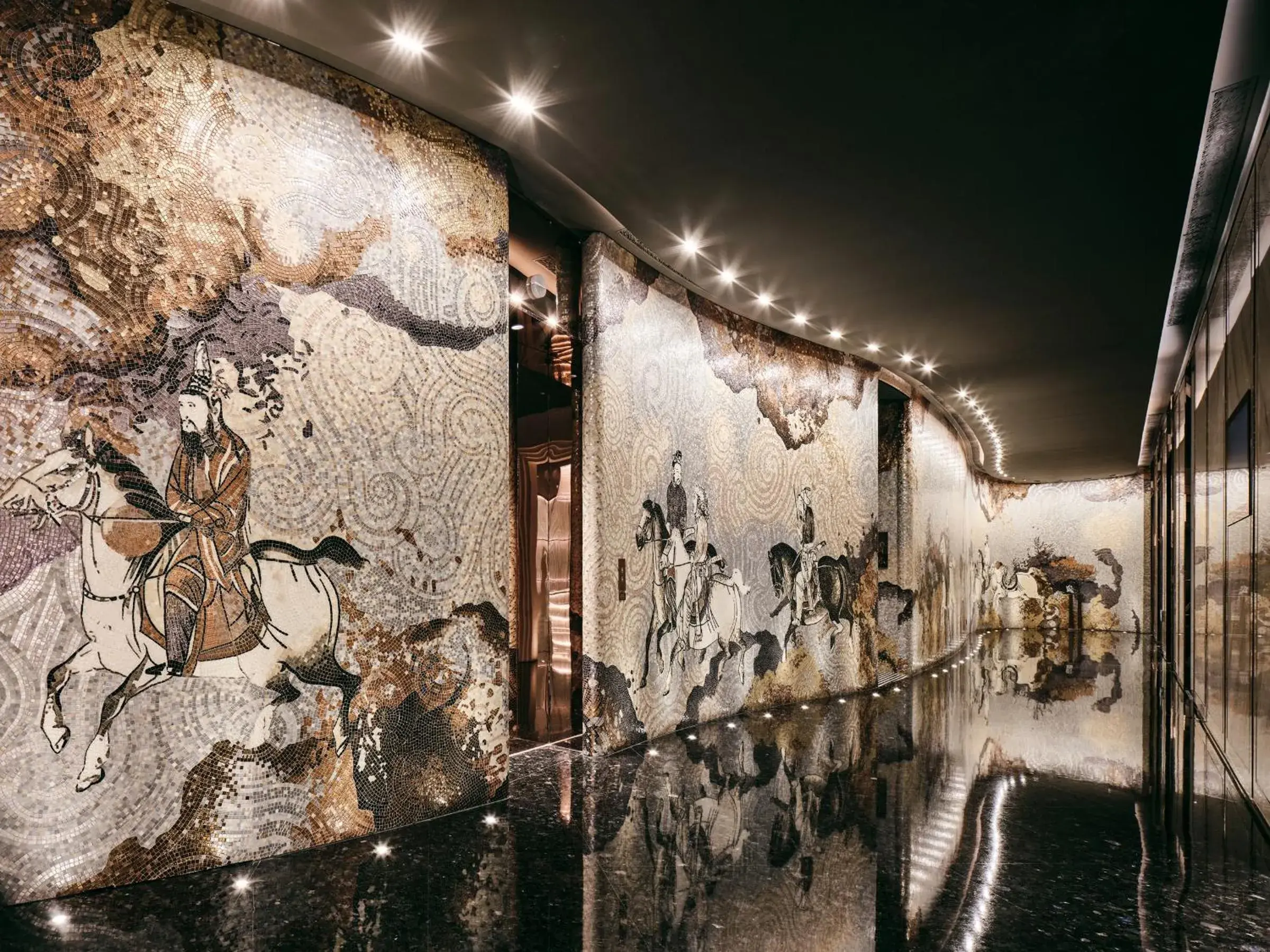 Restaurant/places to eat in J Hotel, Shanghai Tower - Above All Else, Overlooking the Bund Restaurant/places to eat in J Hotel, Shanghai Tower - Above All Else, Overlooking the Bund