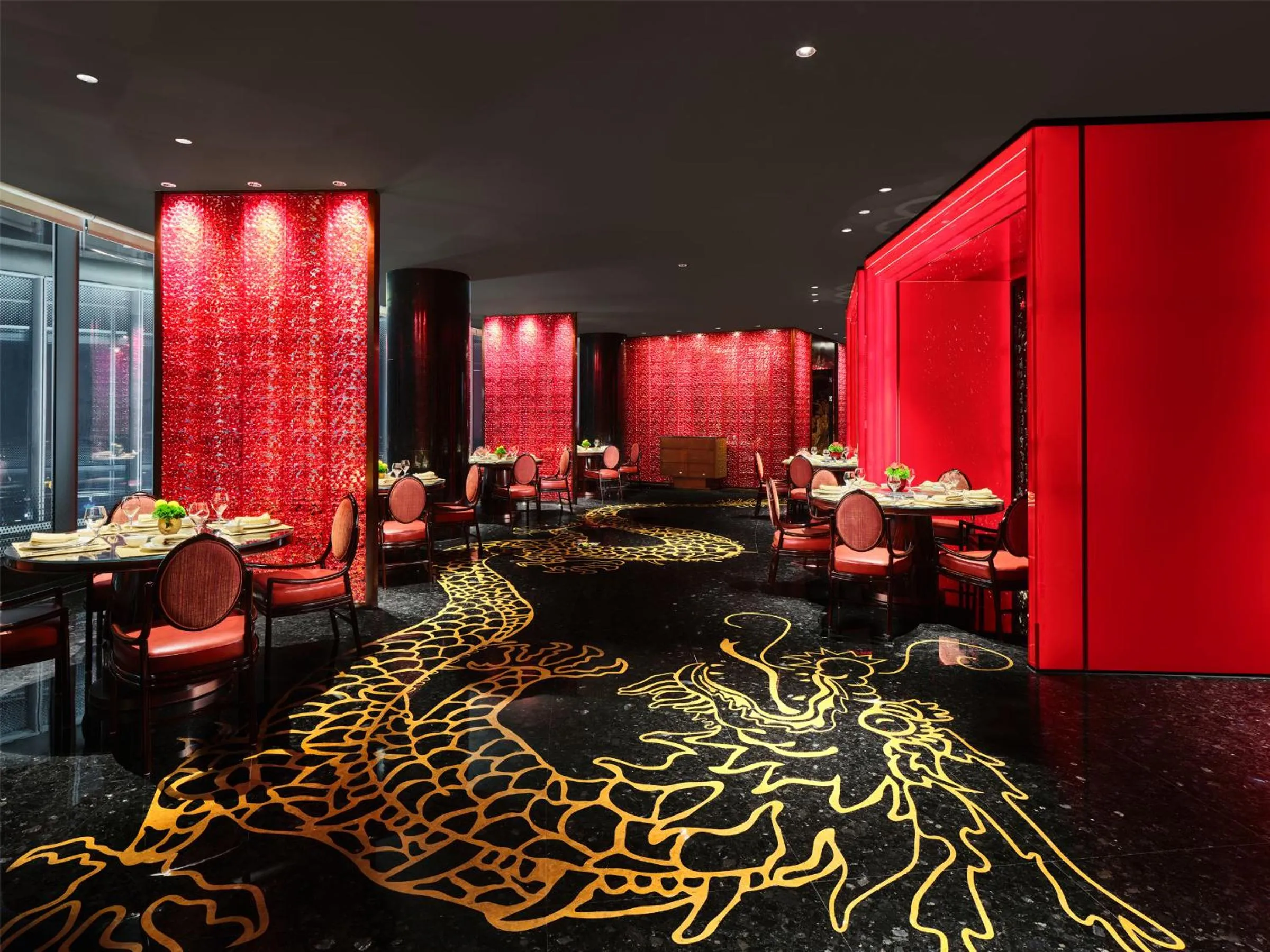 Restaurant/places to eat in J Hotel, Shanghai Tower - Above All Else, Overlooking the Bund