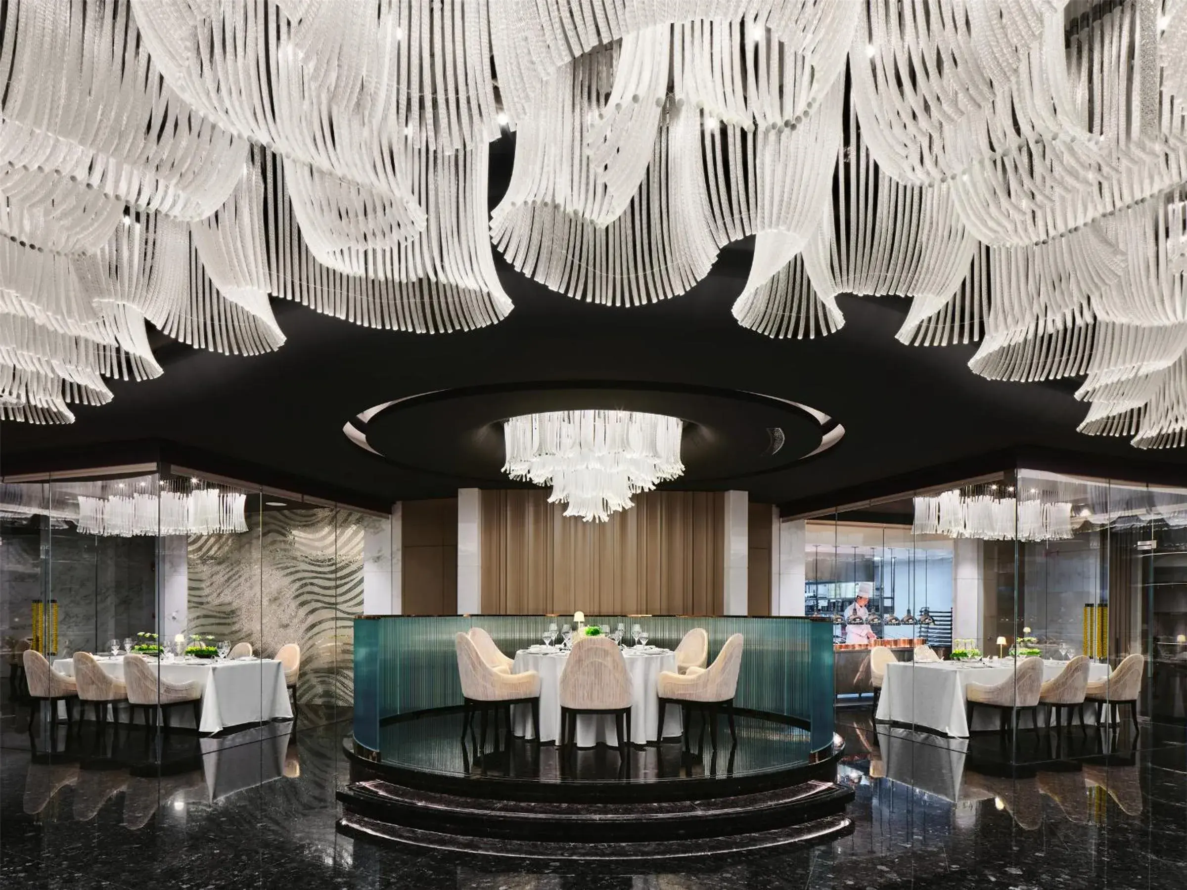 Restaurant/places to eat in J Hotel, Shanghai Tower - Above All Else, Overlooking the Bund Restaurant/places to eat in J Hotel, Shanghai Tower - Above All Else, Overlooking the Bund