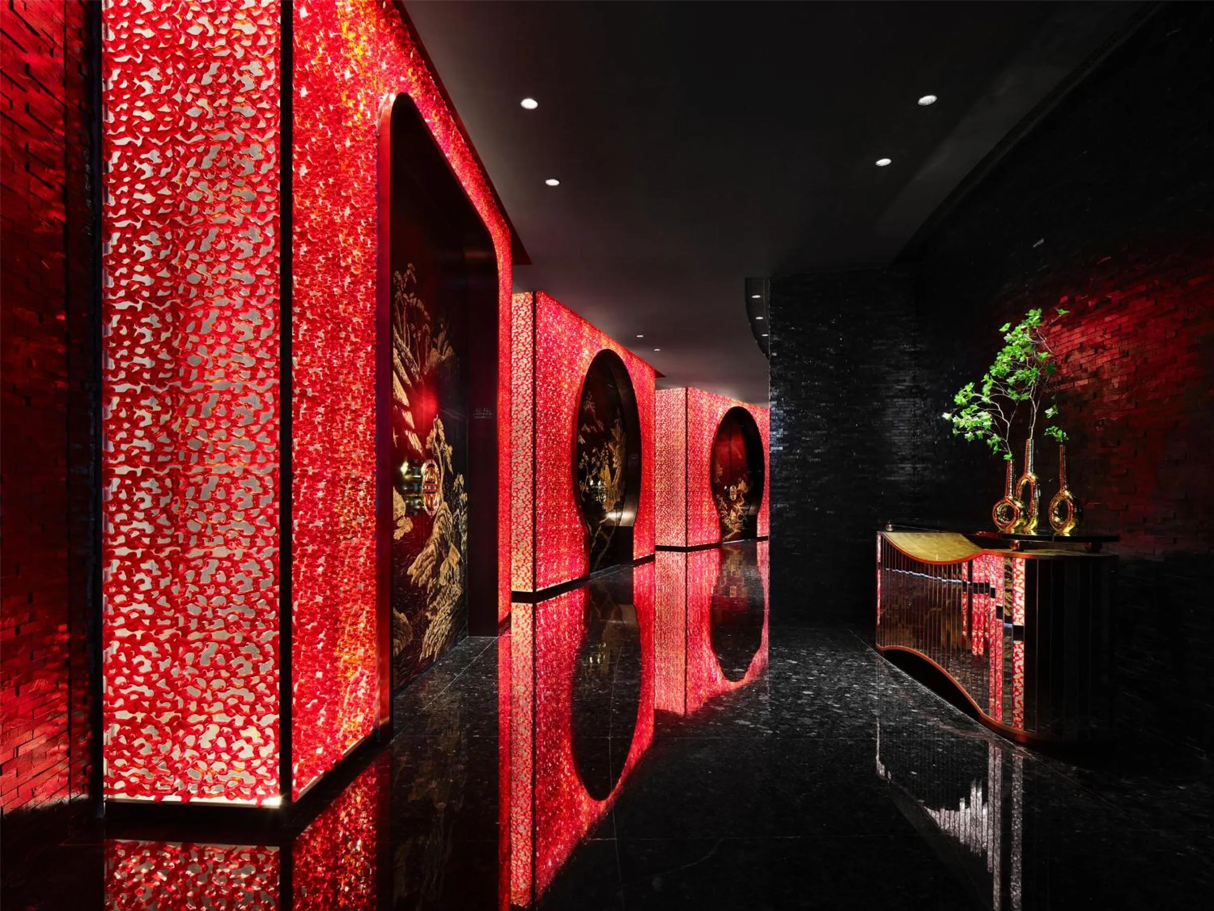 Restaurant/places to eat in J Hotel, Shanghai Tower - Above All Else, Overlooking the Bund