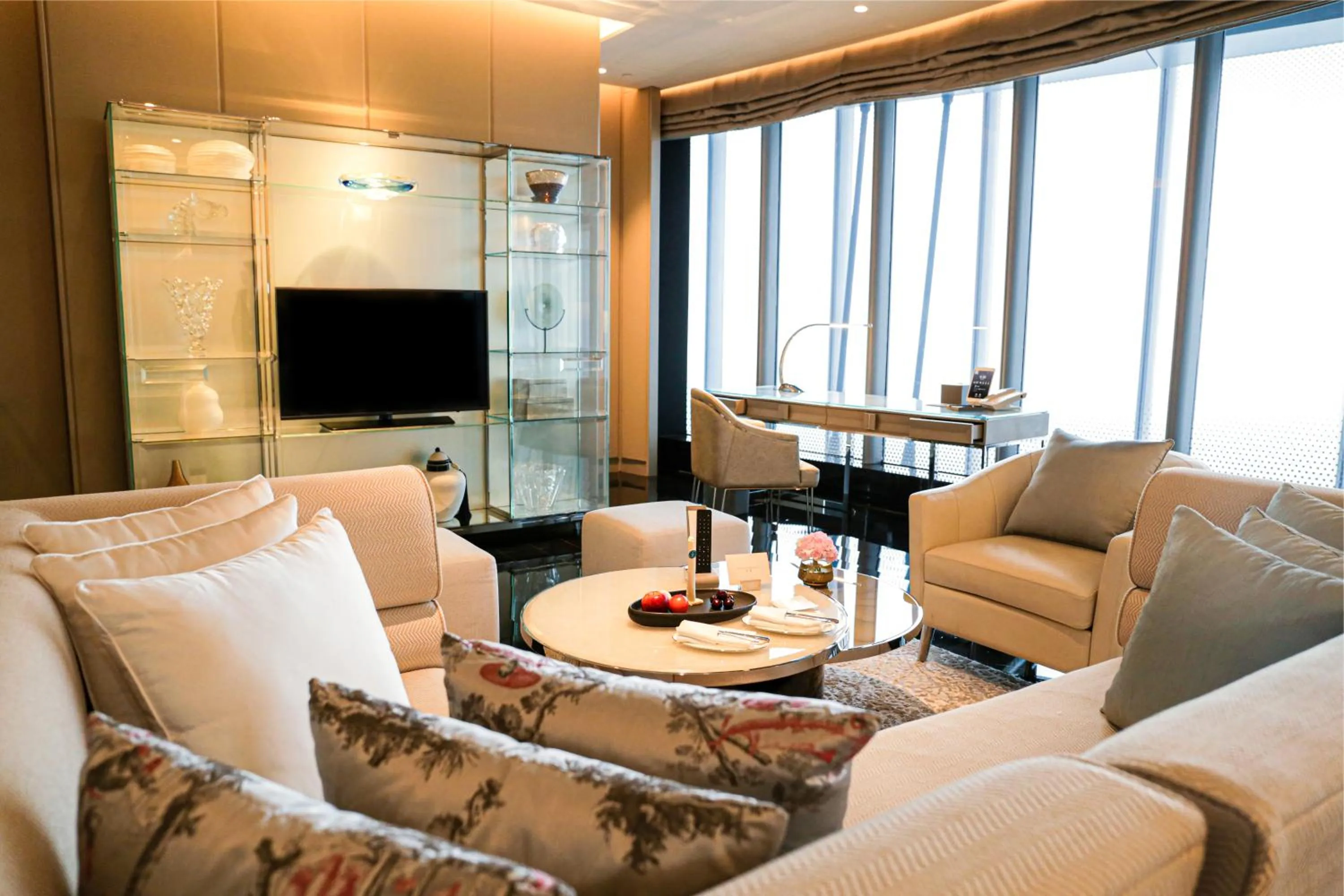 Living room in J Hotel, Shanghai Tower - Above All Else, Overlooking the Bund