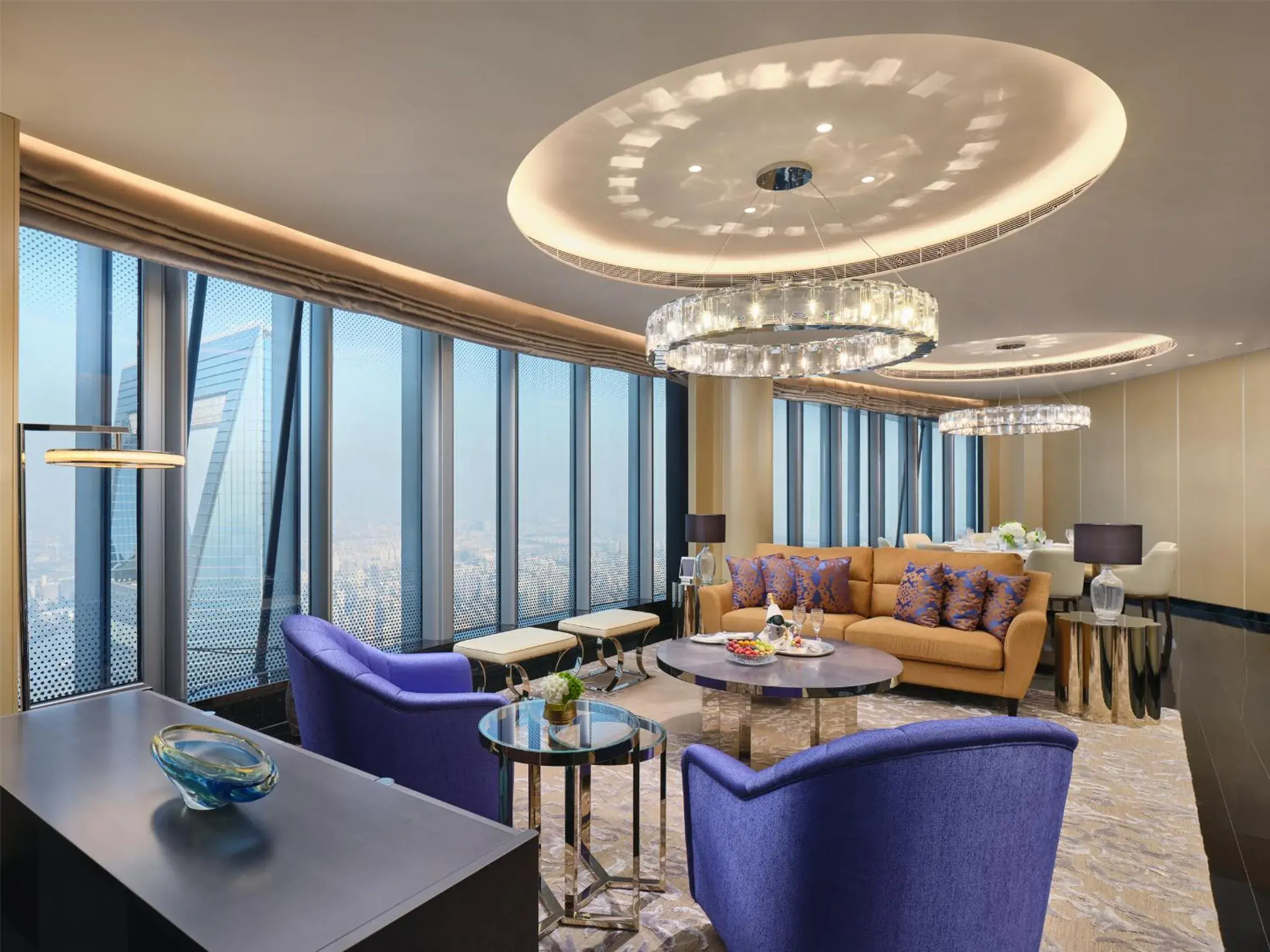 Jin Jiang Suite in J Hotel, Shanghai Tower - Above All Else, Overlooking the Bund Jin Jiang Suite in J Hotel, Shanghai Tower - Above All Else, Overlooking the Bund