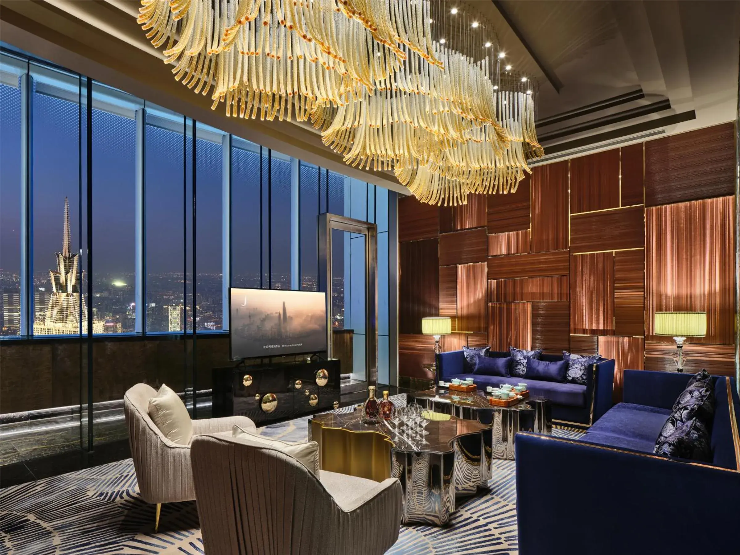 Restaurant/places to eat in J Hotel, Shanghai Tower - Above All Else, Overlooking the Bund Restaurant/places to eat in J Hotel, Shanghai Tower - Above All Else, Overlooking the Bund