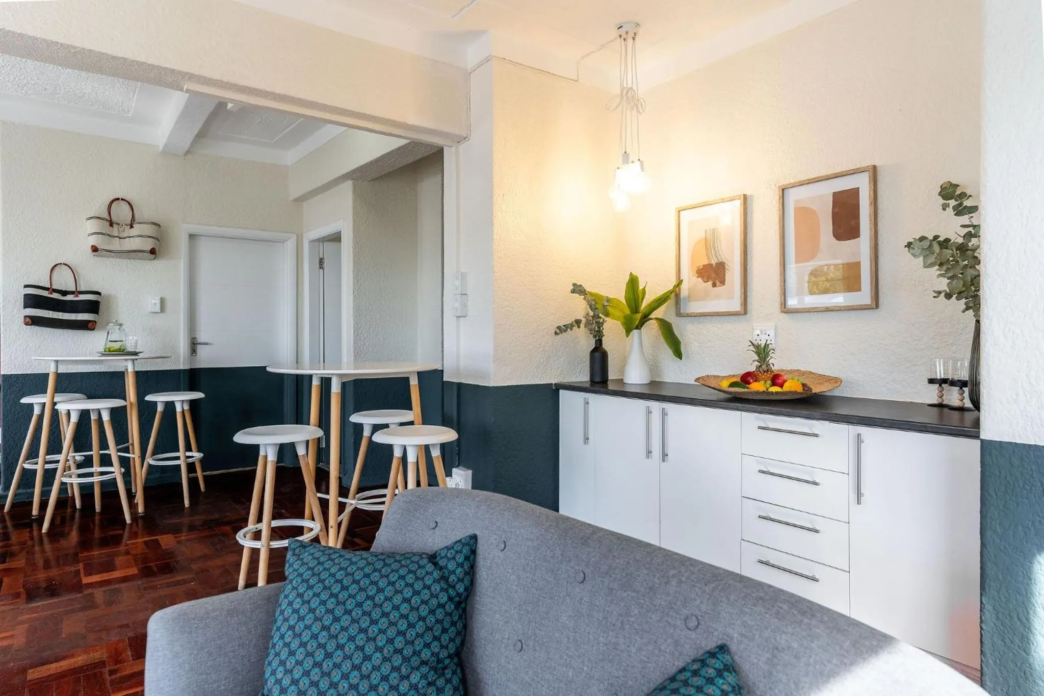 Communal lounge/ TV room in CURIOCITY Kloof Street