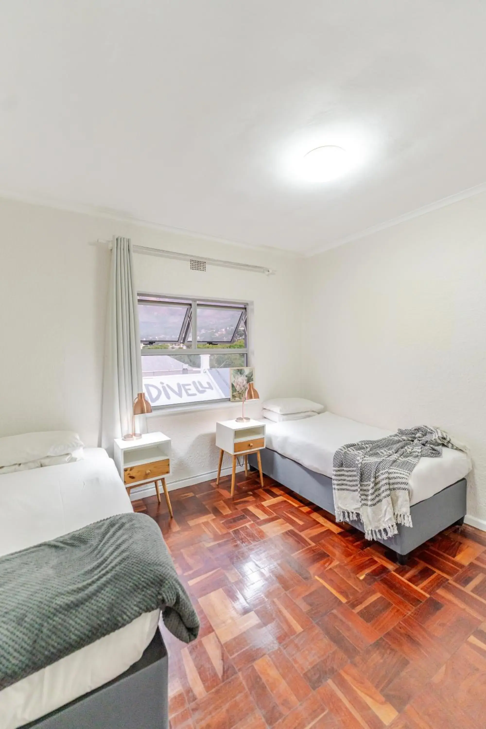 Bed in 6-Bed Female Dormitory Room in CURIOCITY Kloof Street Bed in 6-Bed Female Dormitory Room in CURIOCITY Kloof Street