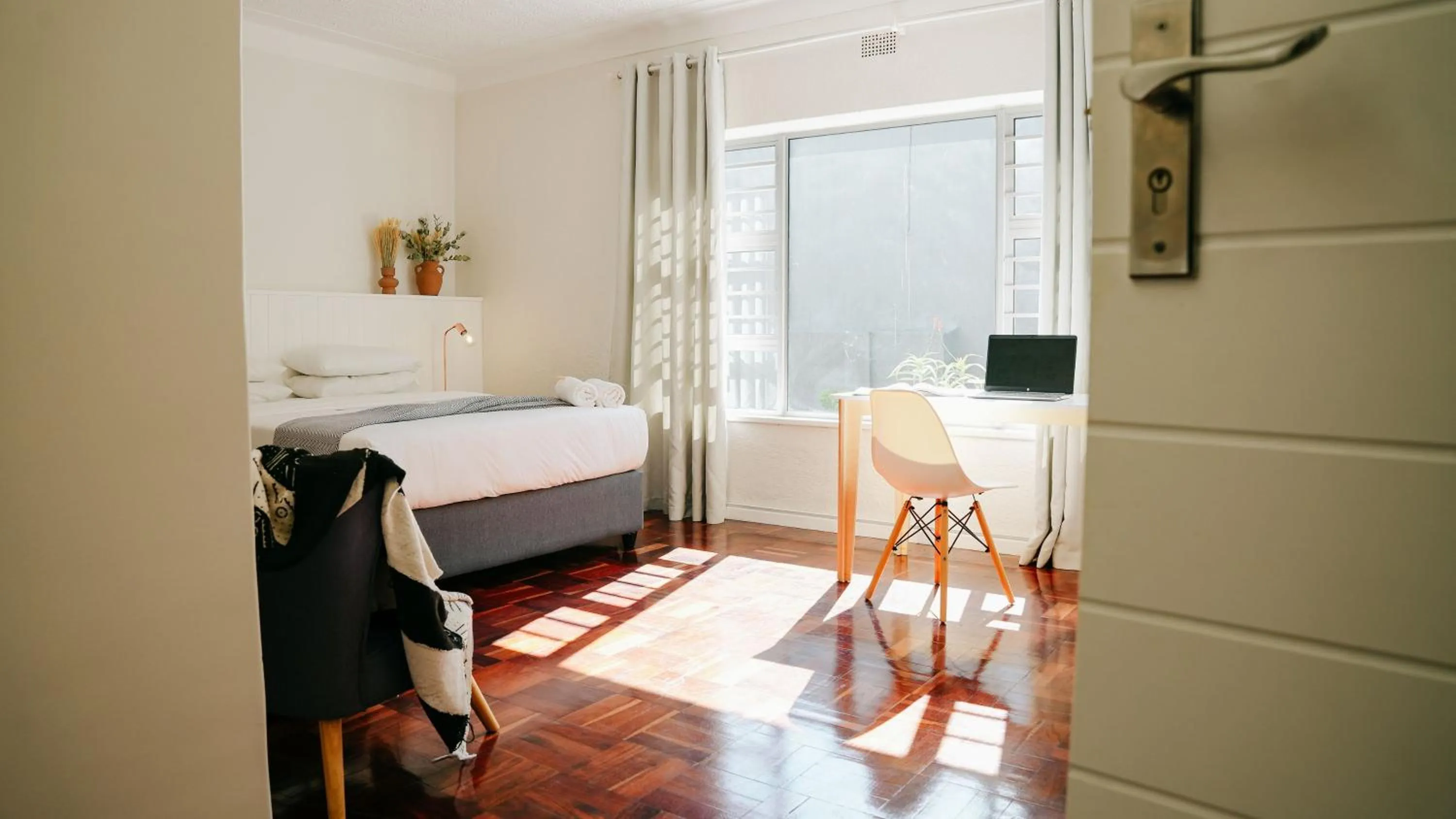 Photo of the whole room, Bed in CURIOCITY Kloof Street