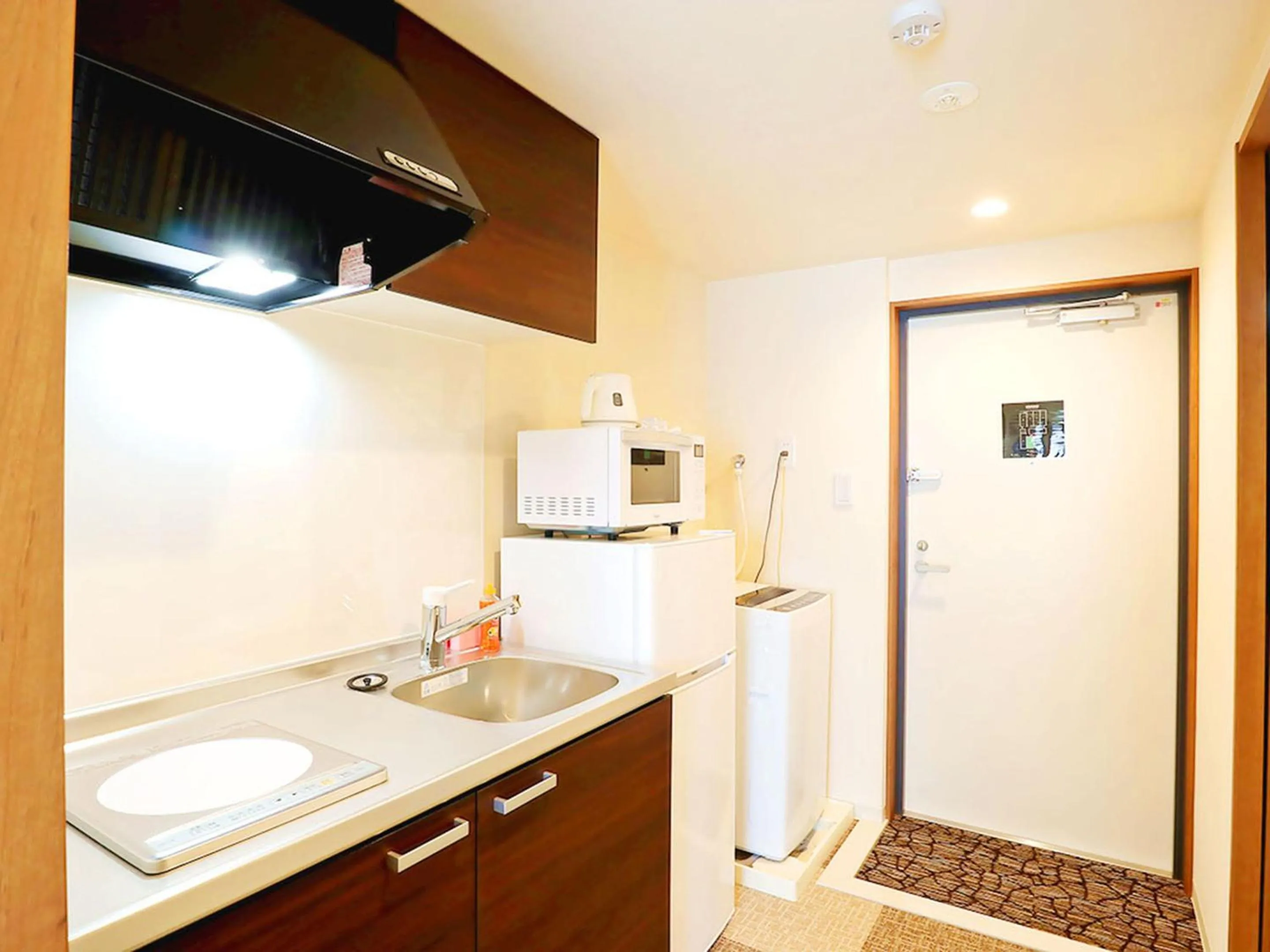 Kitchen or kitchenette in HOTEL THE POINT Kiyomizu Gojo