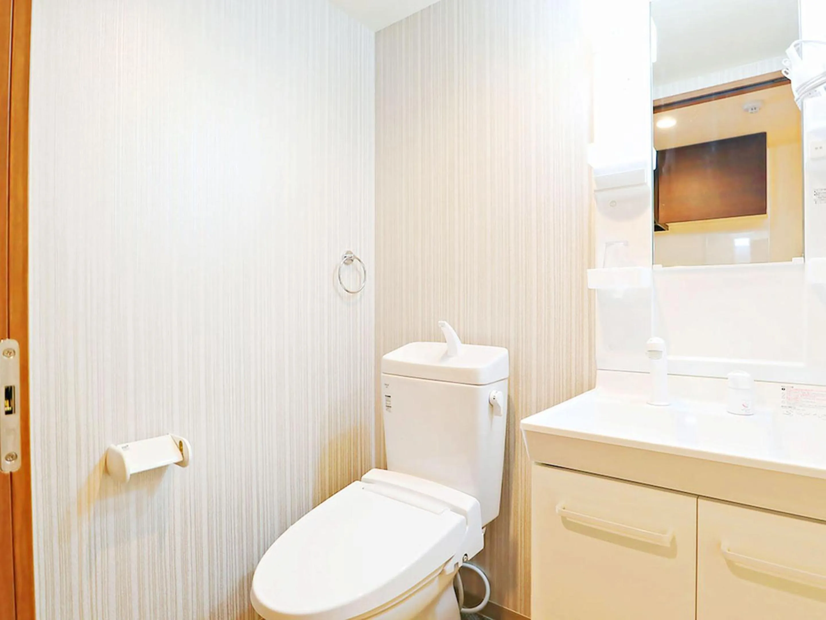 Toilet in HOTEL THE POINT Kiyomizu Gojo