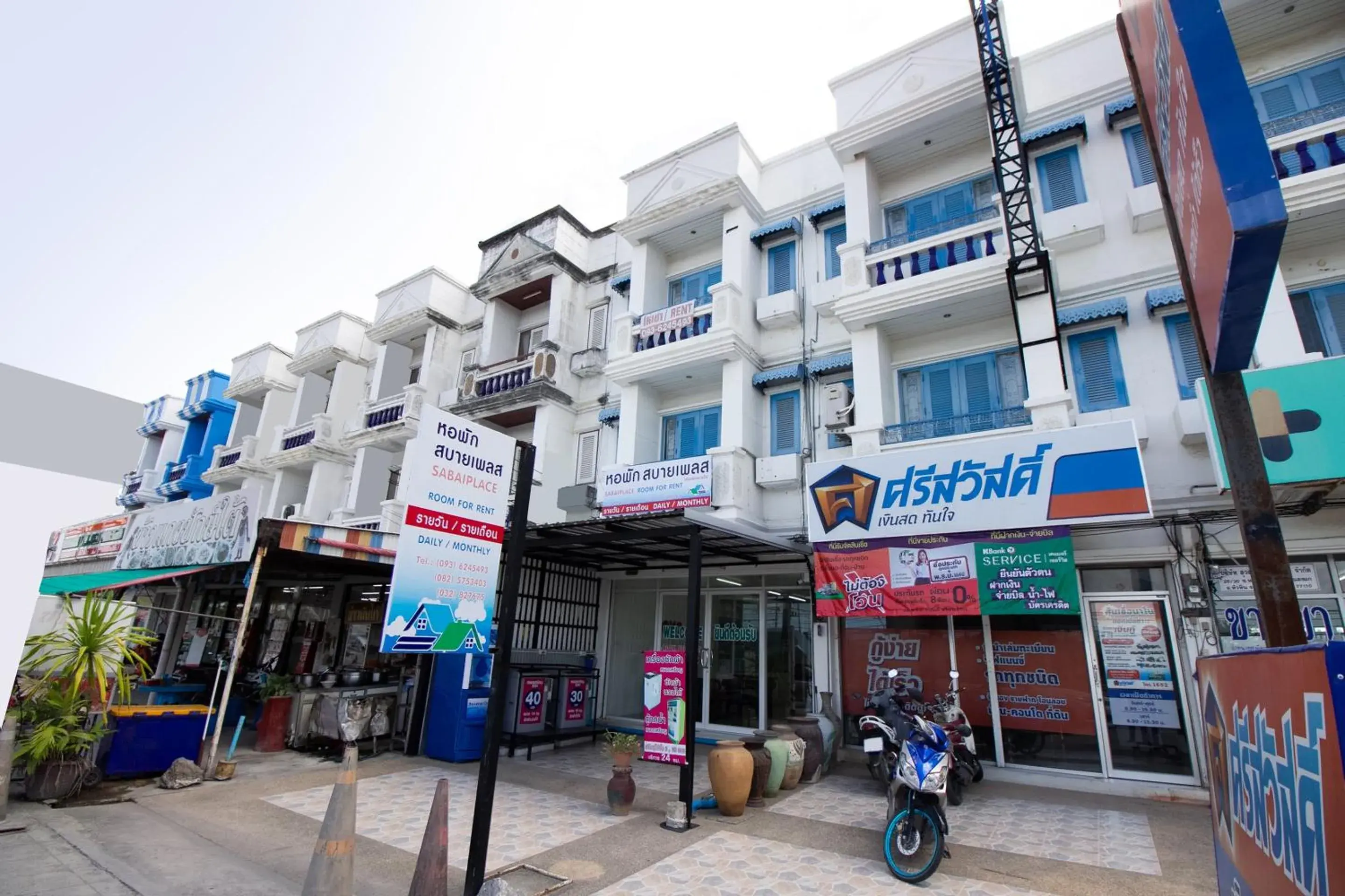 Facade/entrance in Sabai Place Facade/entrance in Sabai Place