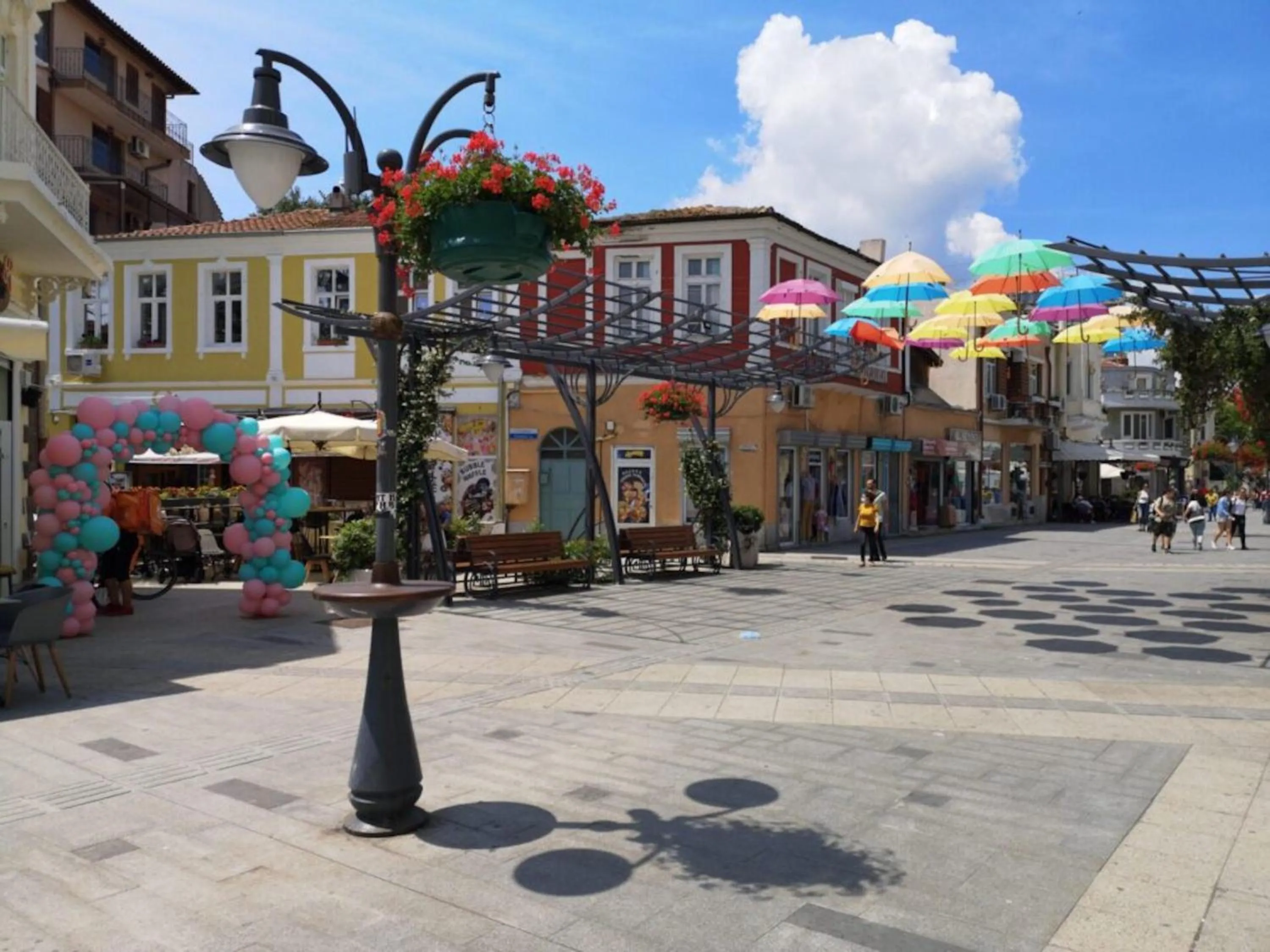 People in Hotel Tm Deluxe located in Sunny Beach