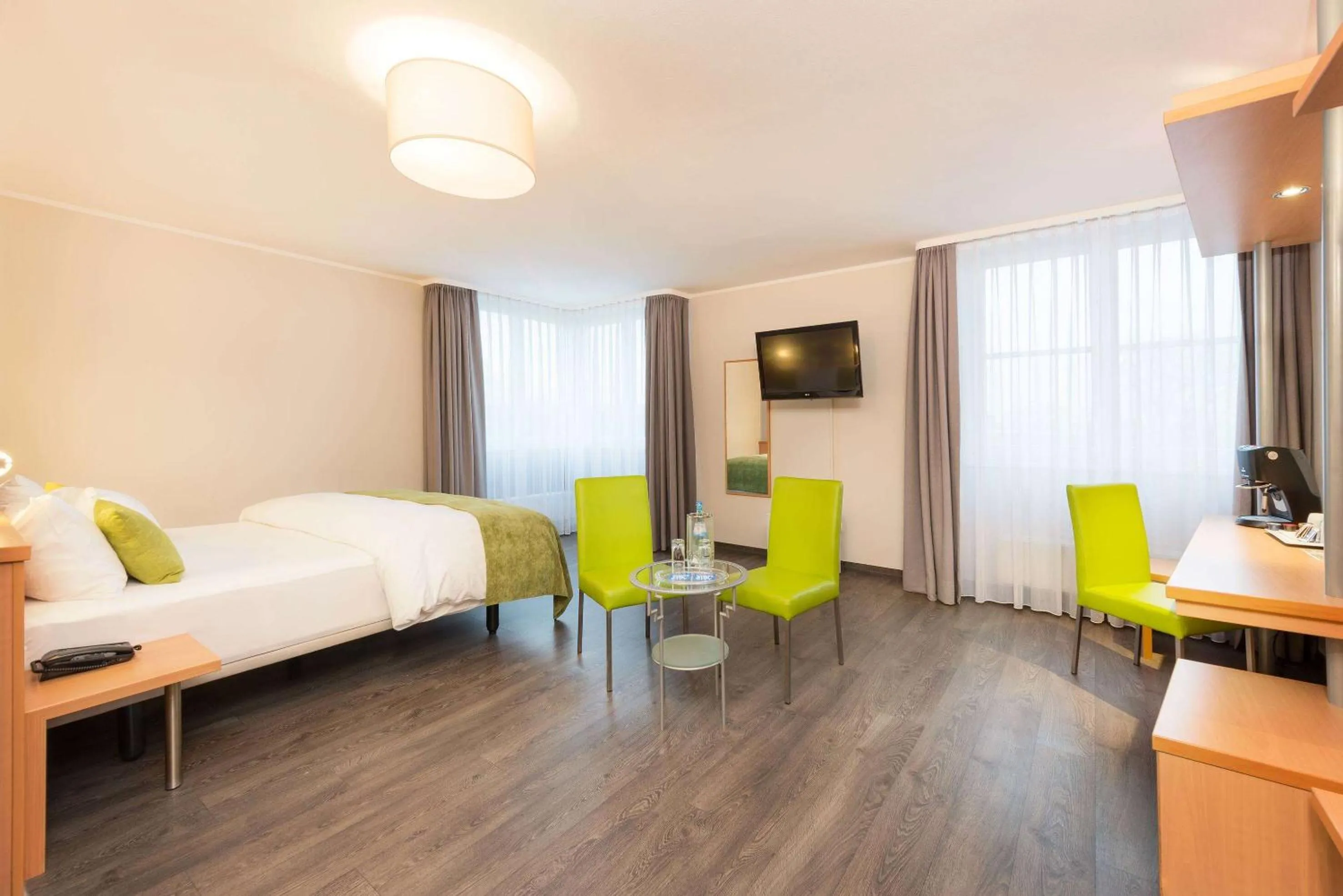 Family Room in B&B HOTEL Krefeld-Süd
