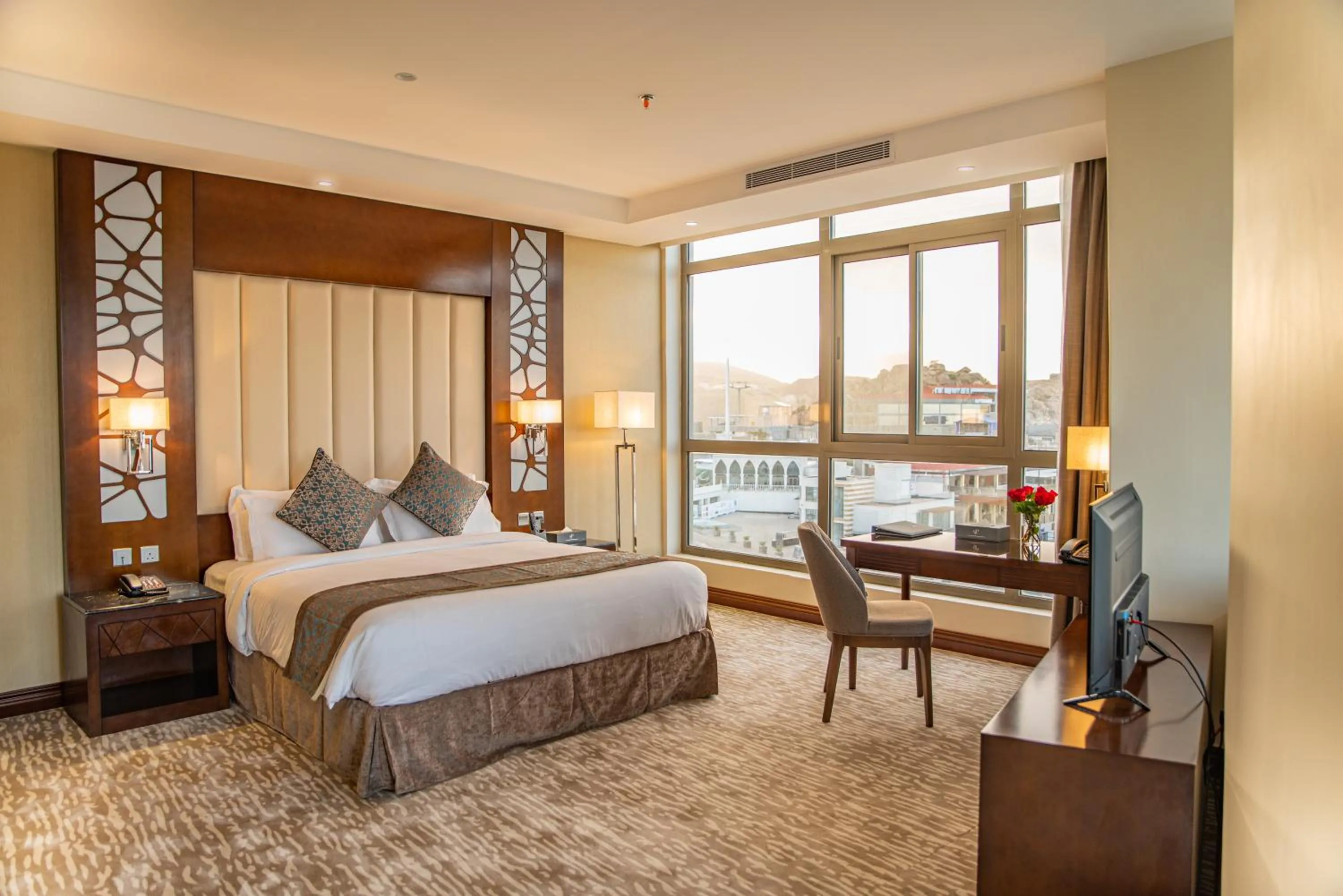 Bed in Sarwat Park Hotel