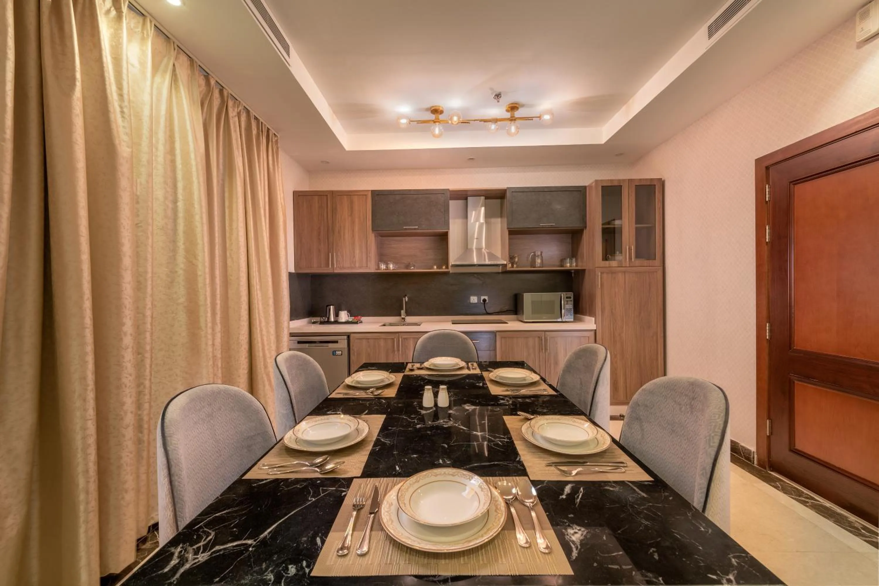 Kitchen or kitchenette in Sarwat Park Hotel