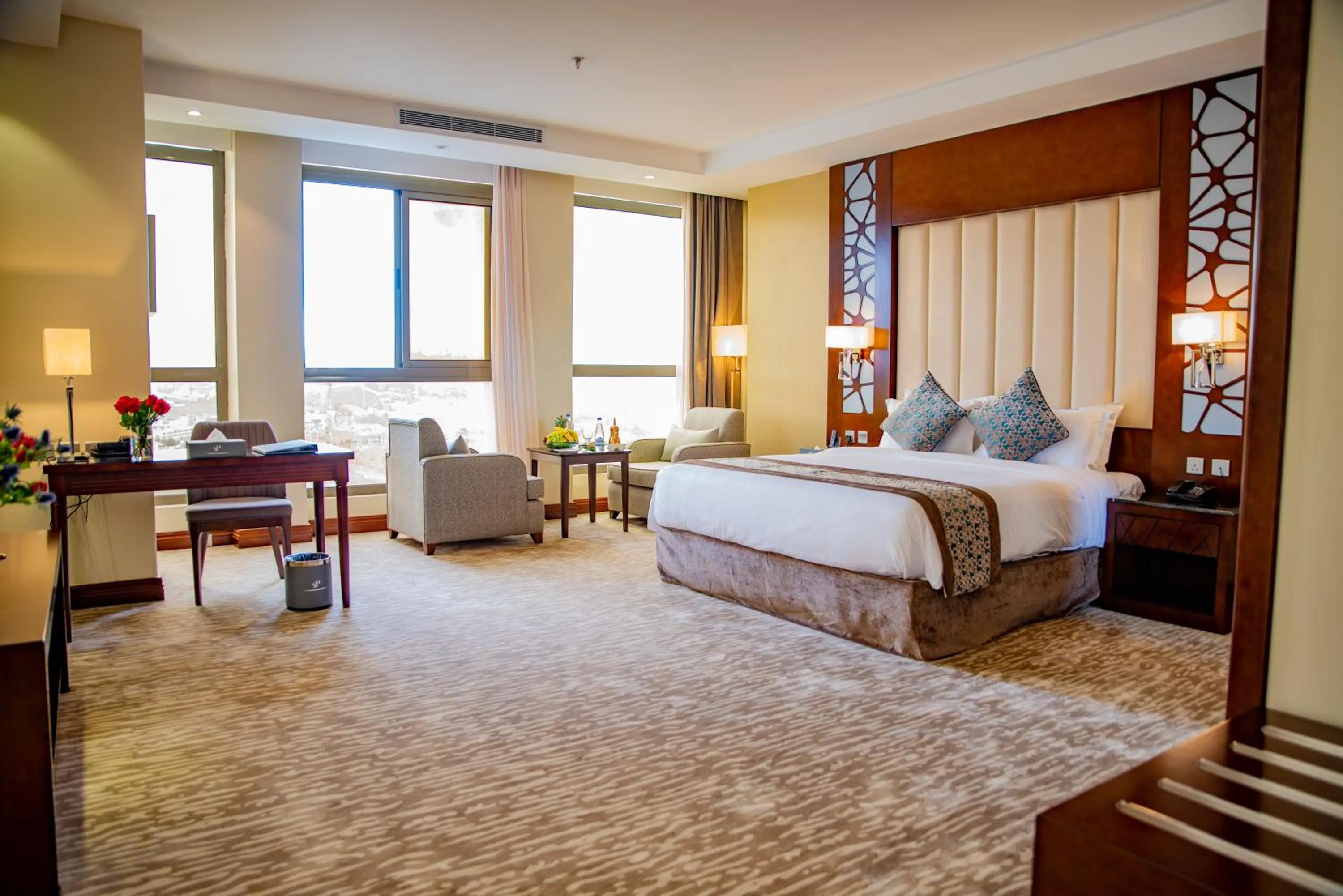 Bed in Sarwat Park Hotel