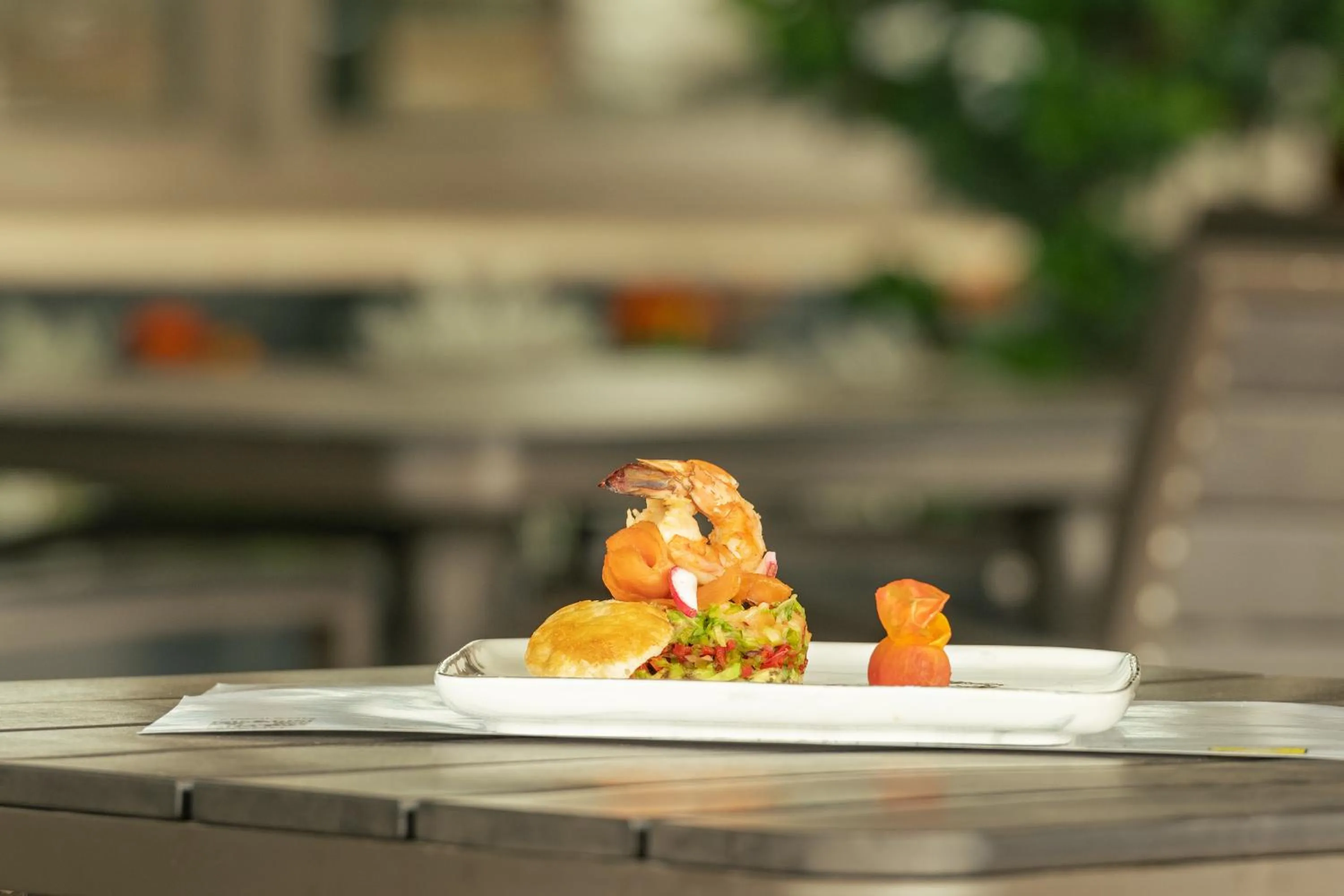 Food and drinks in Sarwat Park Hotel