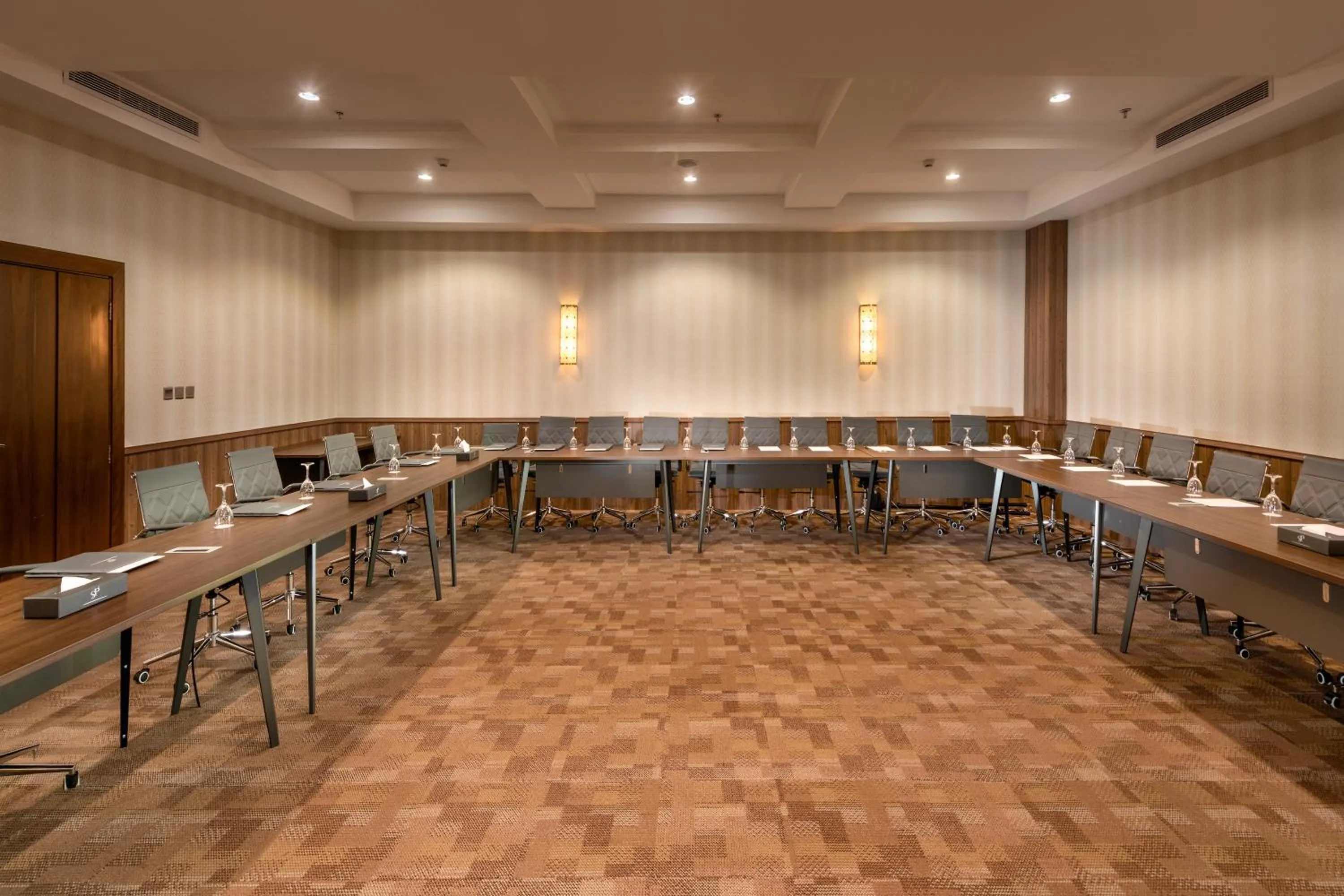Meeting/conference room in Sarwat Park Hotel