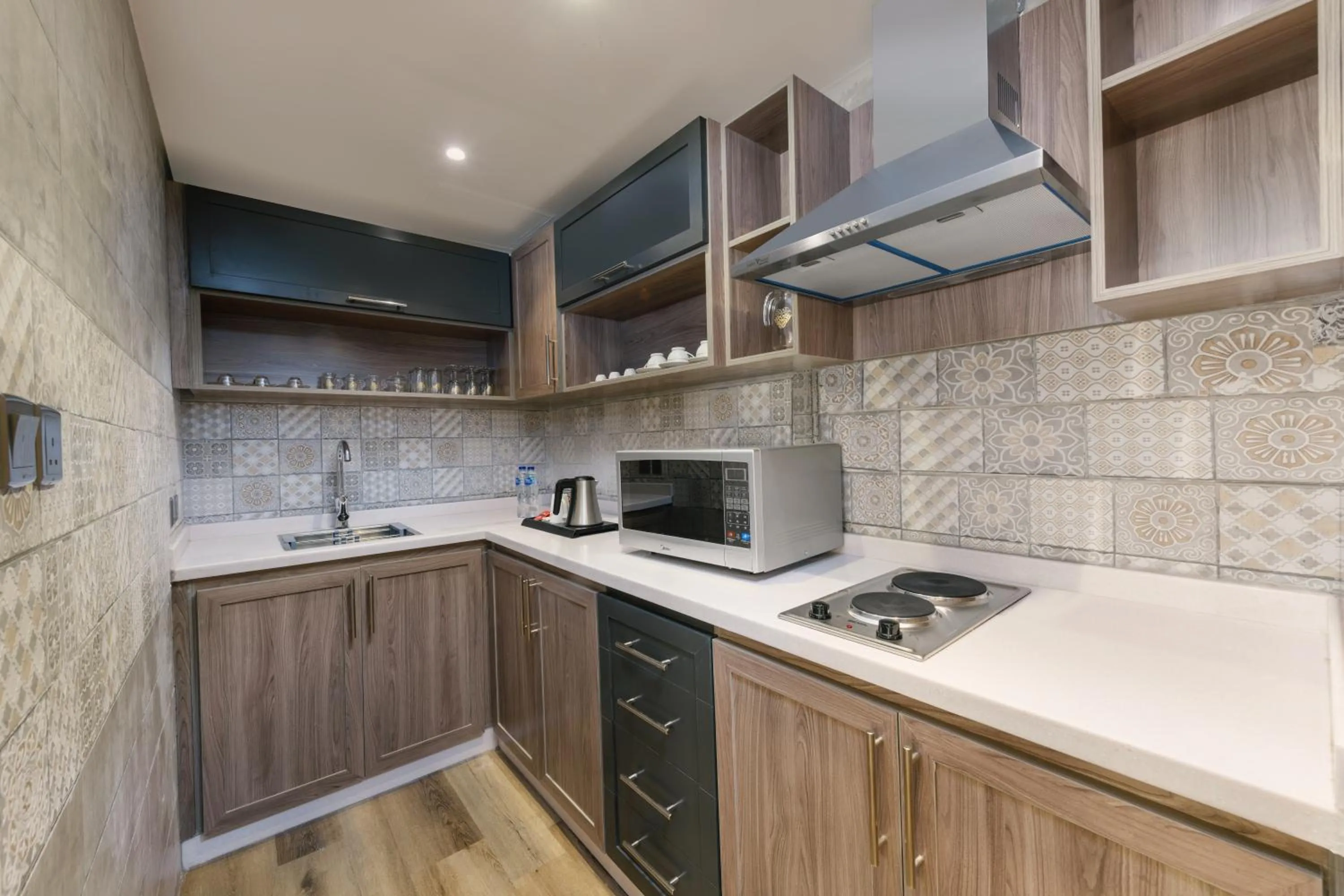 Kitchen or kitchenette in Sarwat Park Hotel