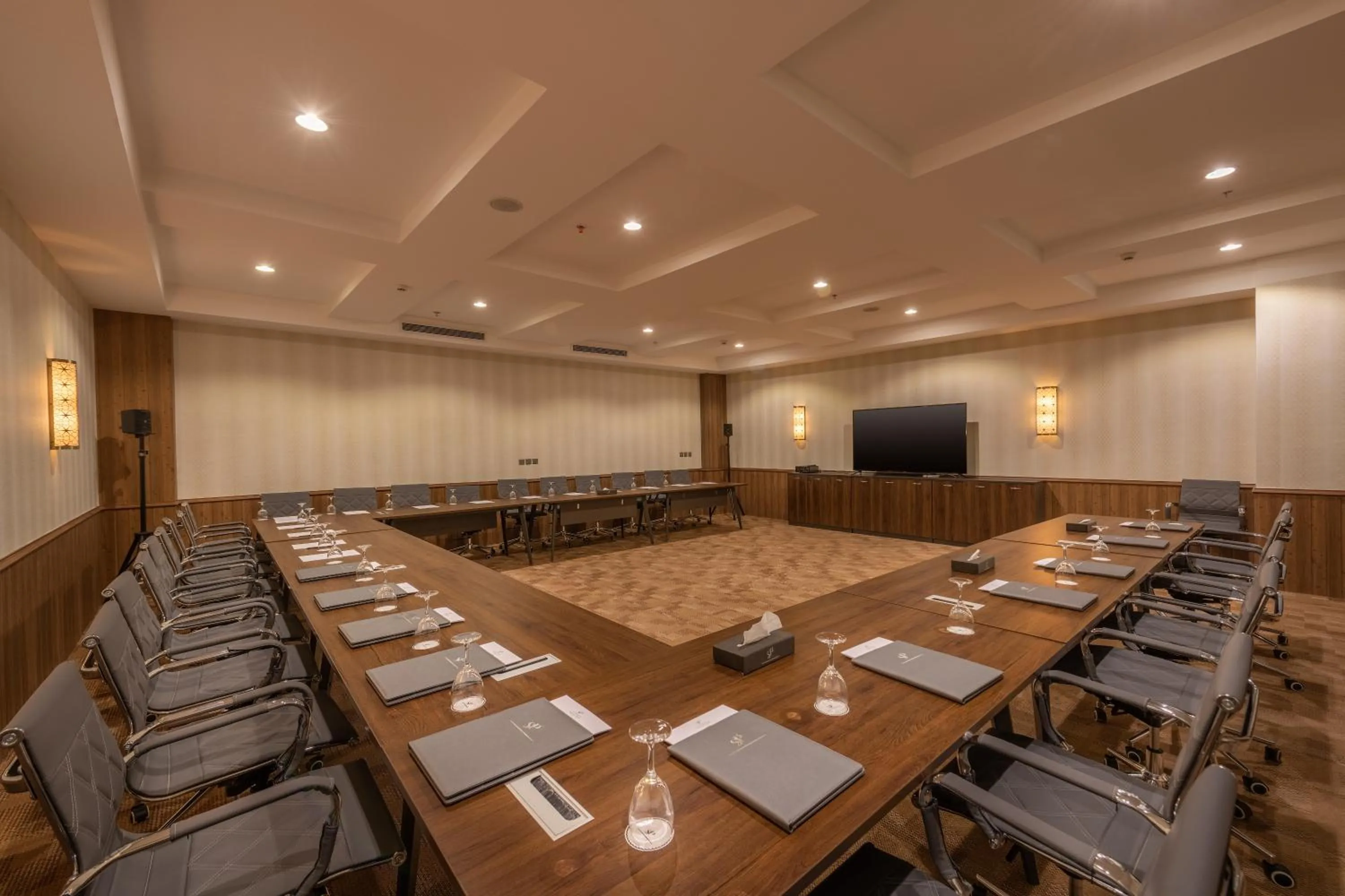 Meeting/conference room in Sarwat Park Hotel