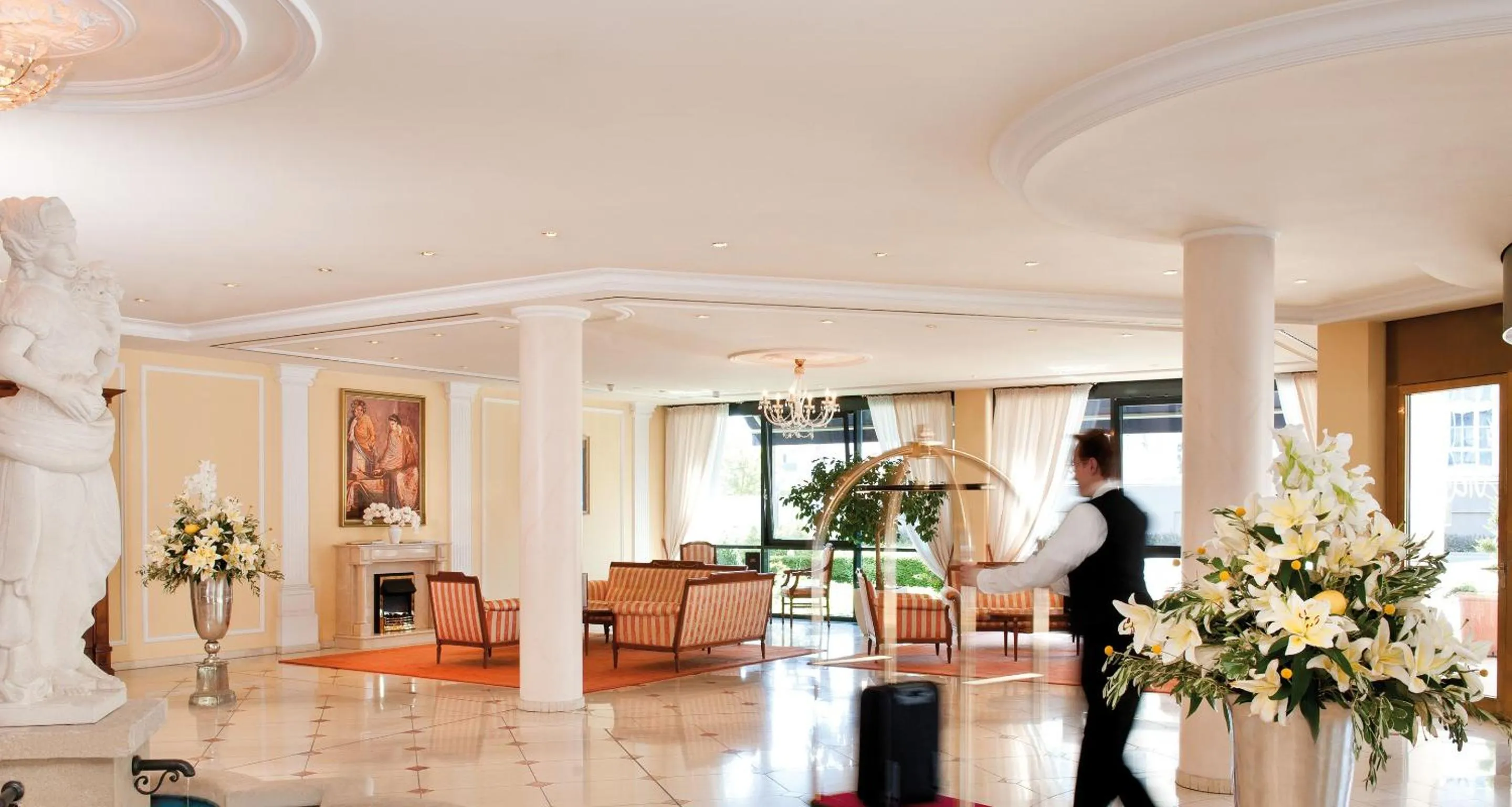 Lobby or reception in Victor's Residenz-Hotel Erfurt