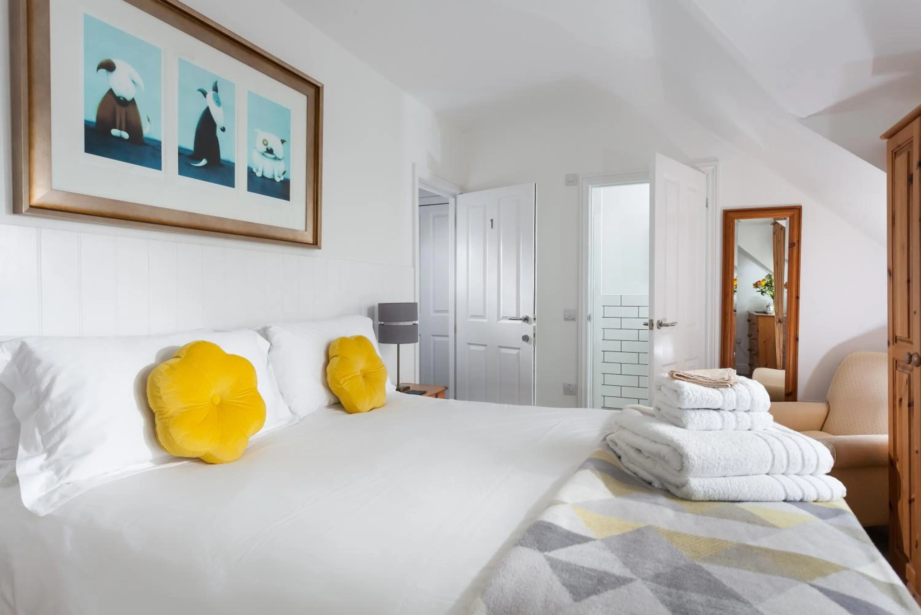 Photo of the whole room, Bed in The Olive Branch