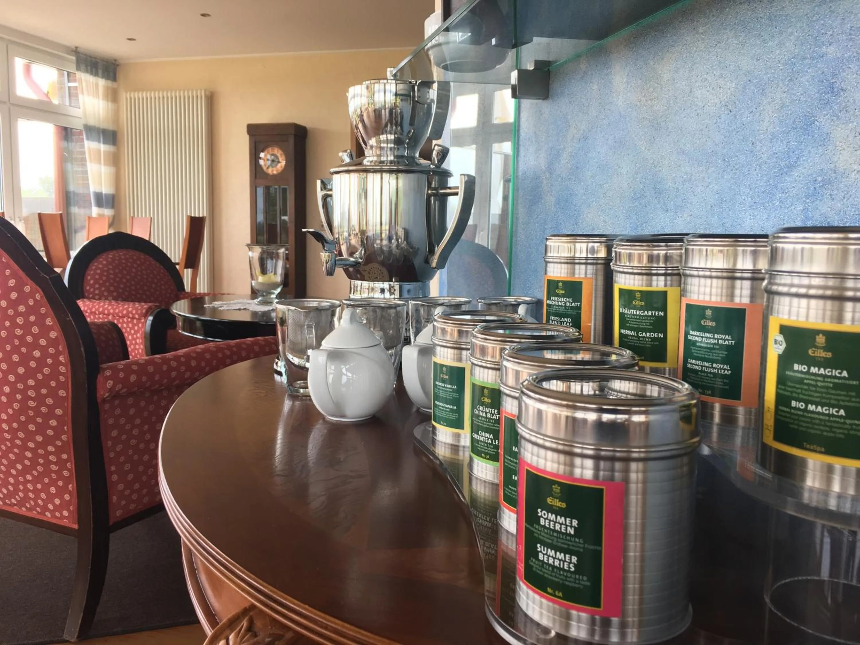 Buffet breakfast in Hotel Nige Hus