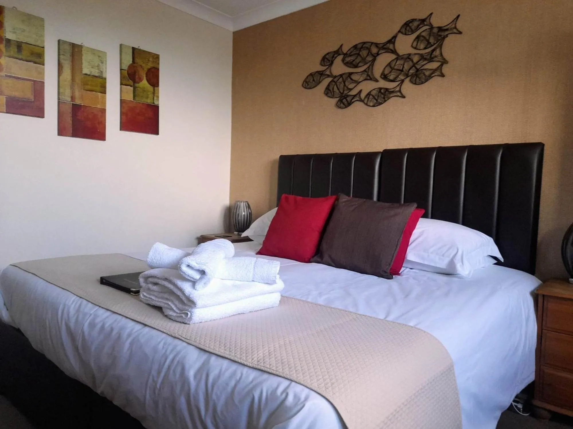 Bedroom, Bed in Thurlestone House