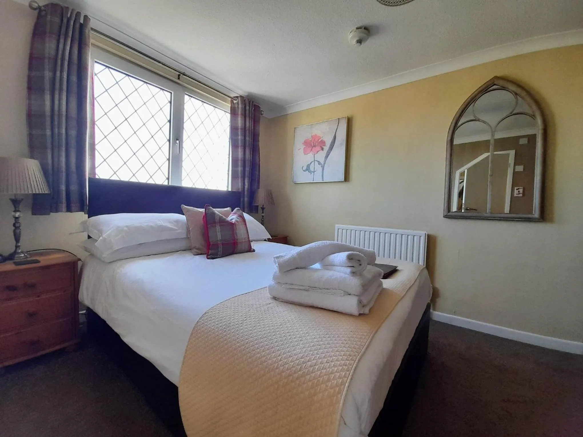 Bedroom, Bed in Thurlestone House