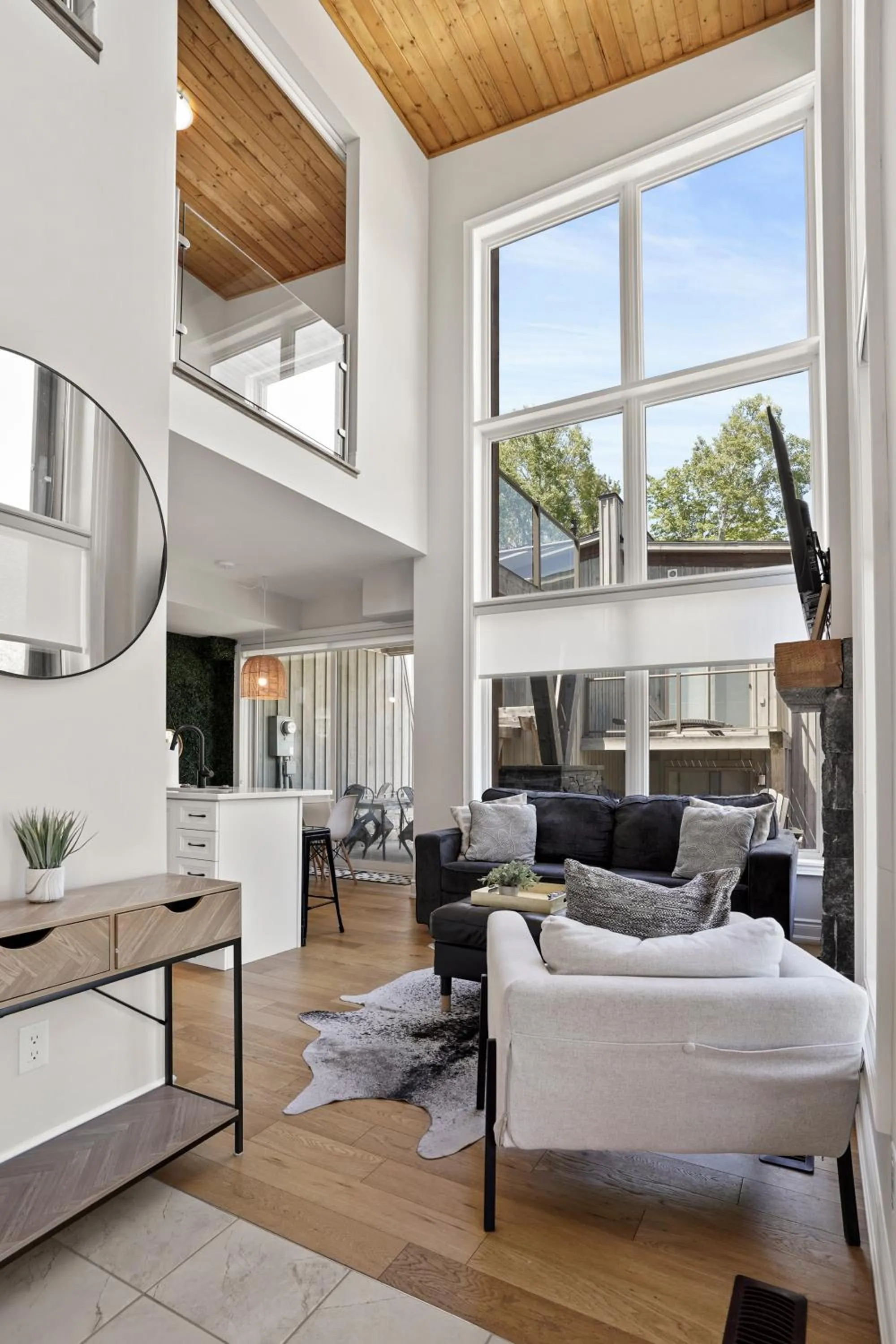 Living room, Bed in Muskoka Bay Resort