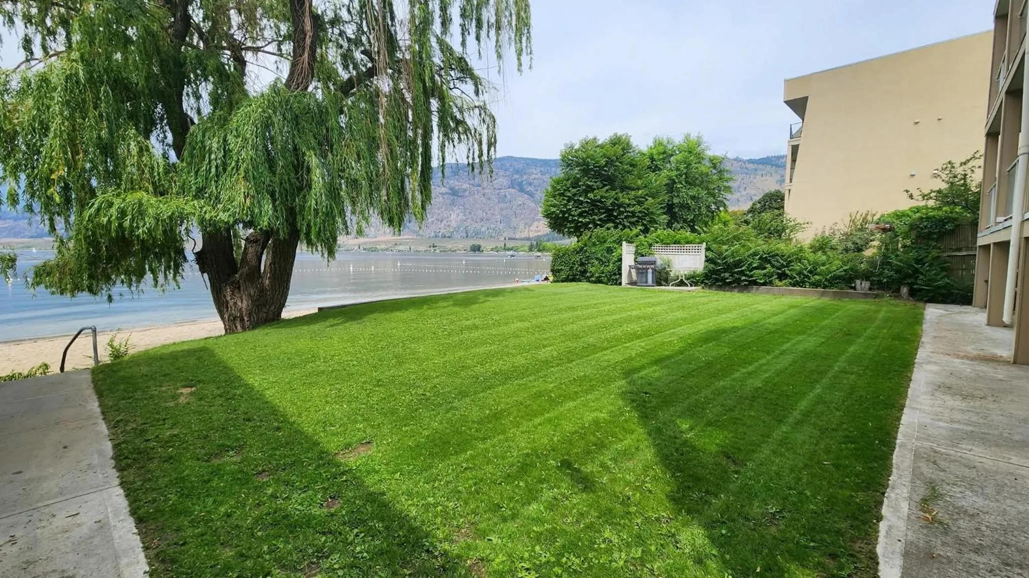 Beach in Richter Pass Beach Resort