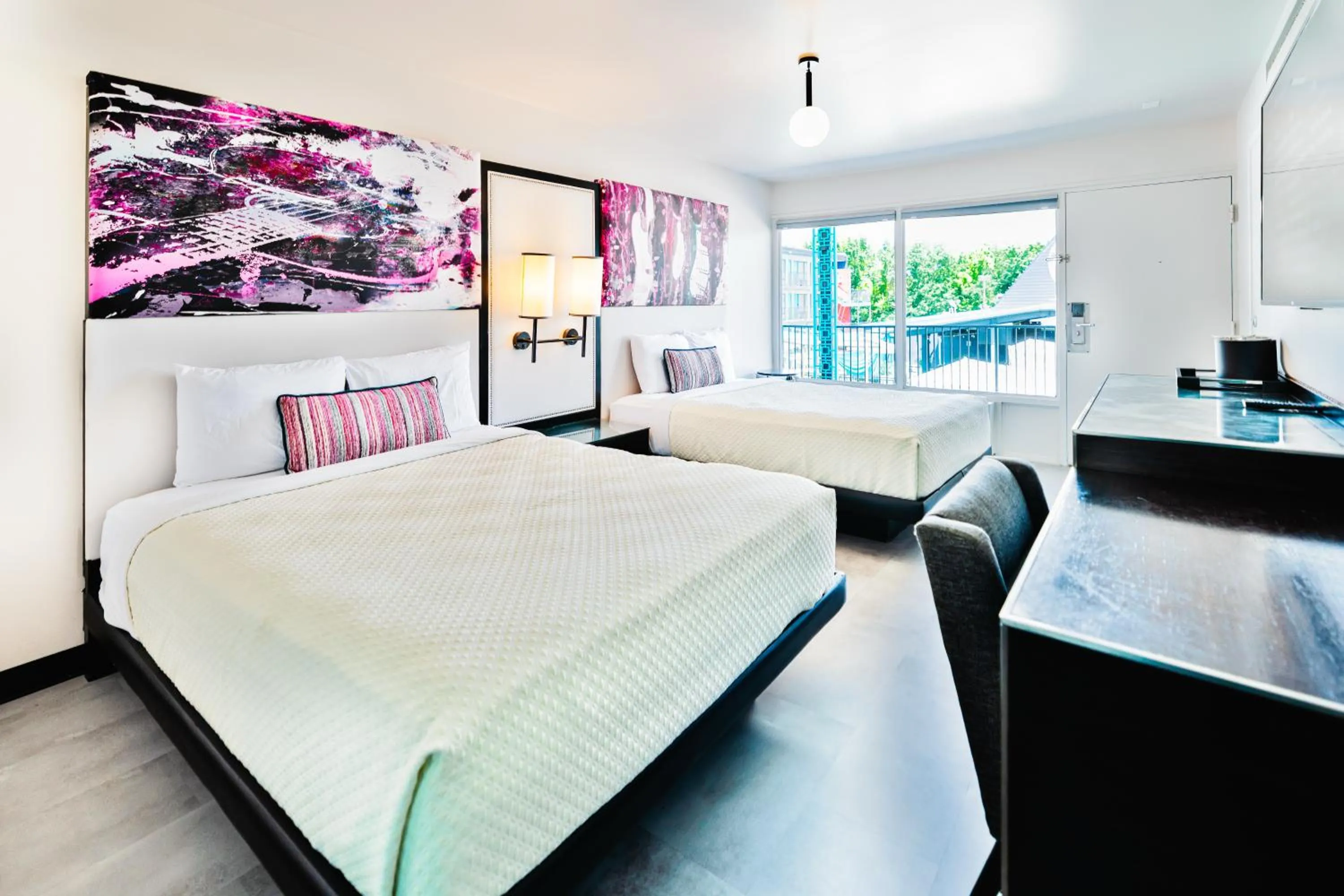 Bed in Heights House Hotel - Houston Heights Downtown, an Ascend Collection Hotel