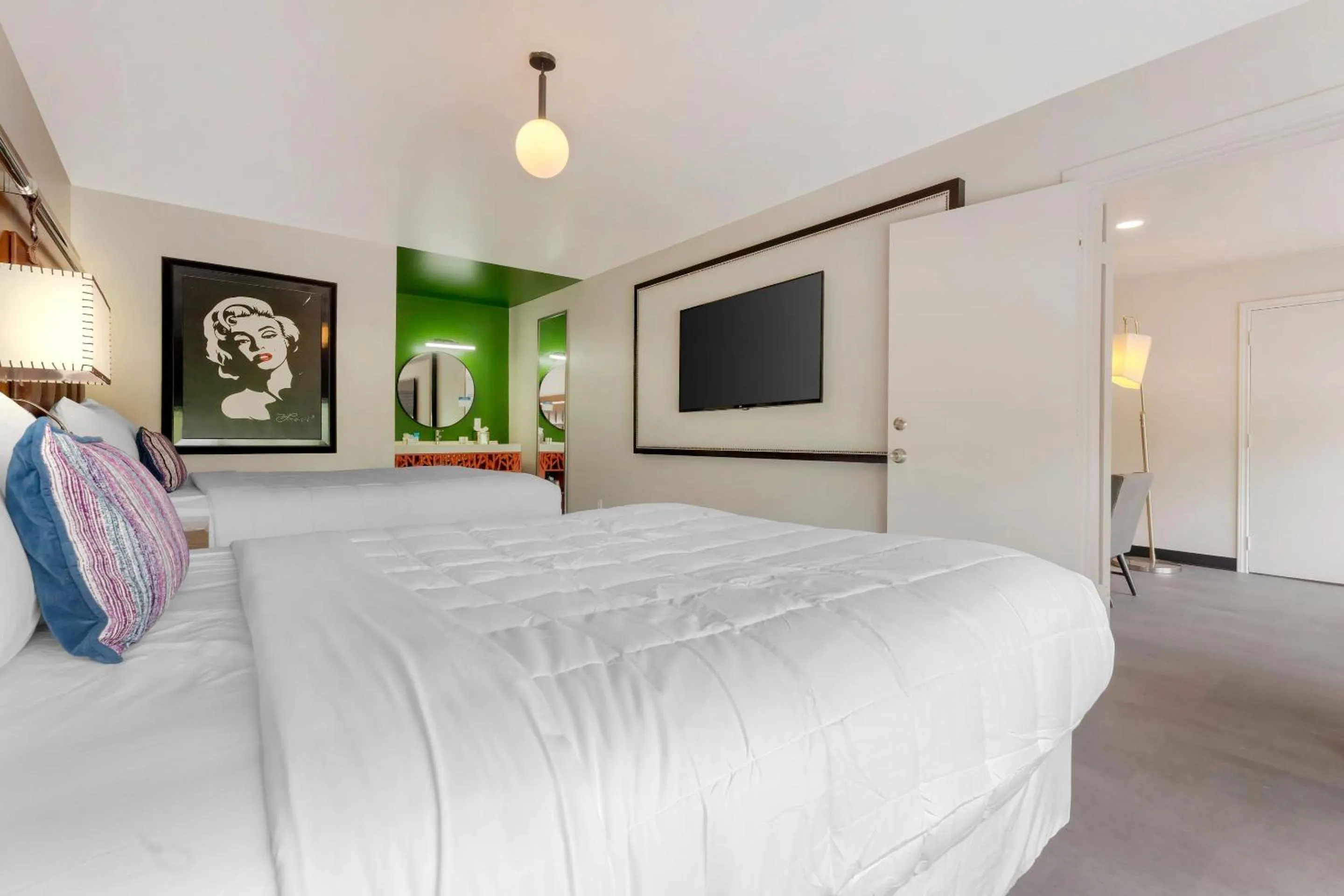 Bedroom, Bed in Heights House Hotel - Houston Heights Downtown, an Ascend Collection Hotel