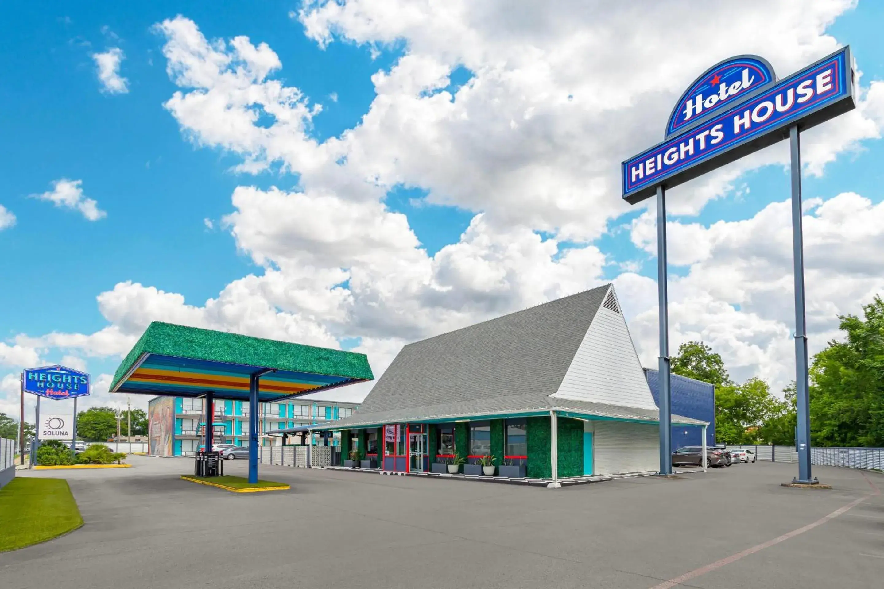 Property building in Heights House Hotel - Houston Heights Downtown, an Ascend Collection Hotel Property building in Heights House Hotel - Houston Heights Downtown, an Ascend Collection Hotel