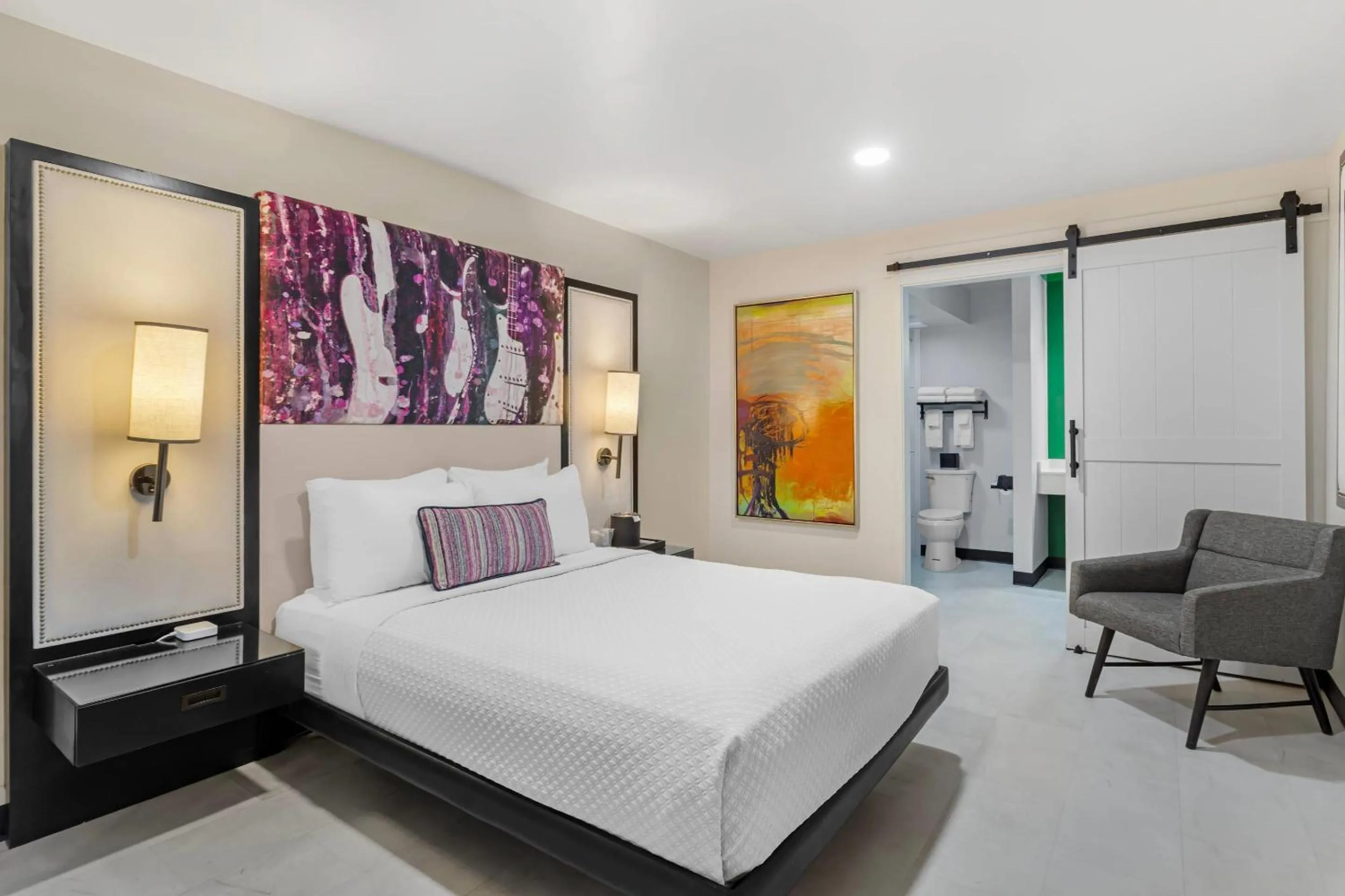 Bedroom, Bed in Heights House Hotel - Houston Heights Downtown, an Ascend Collection Hotel