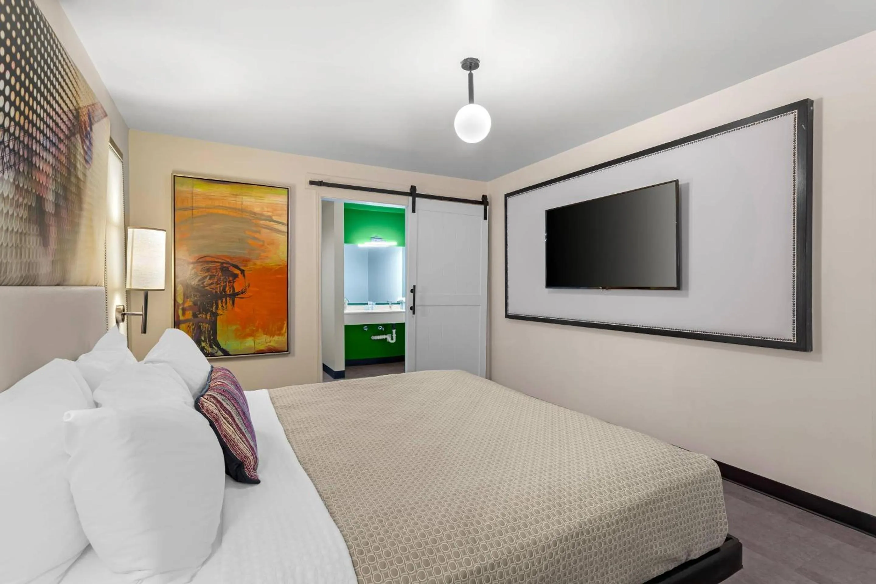 Bedroom, Bed in Heights House Hotel - Houston Heights Downtown, an Ascend Collection Hotel