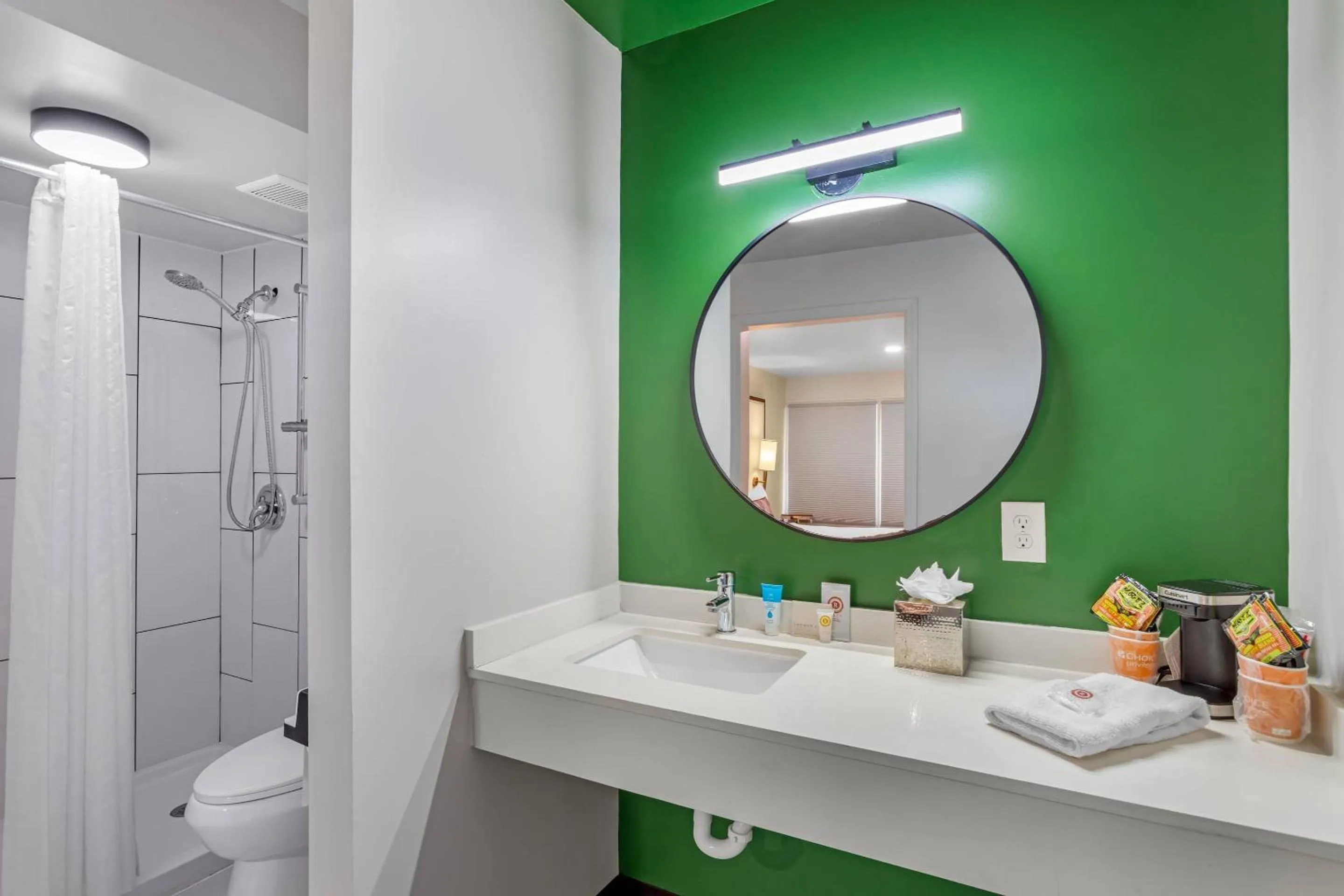 Bedroom in Heights House Hotel - Houston Heights Downtown, an Ascend Collection Hotel