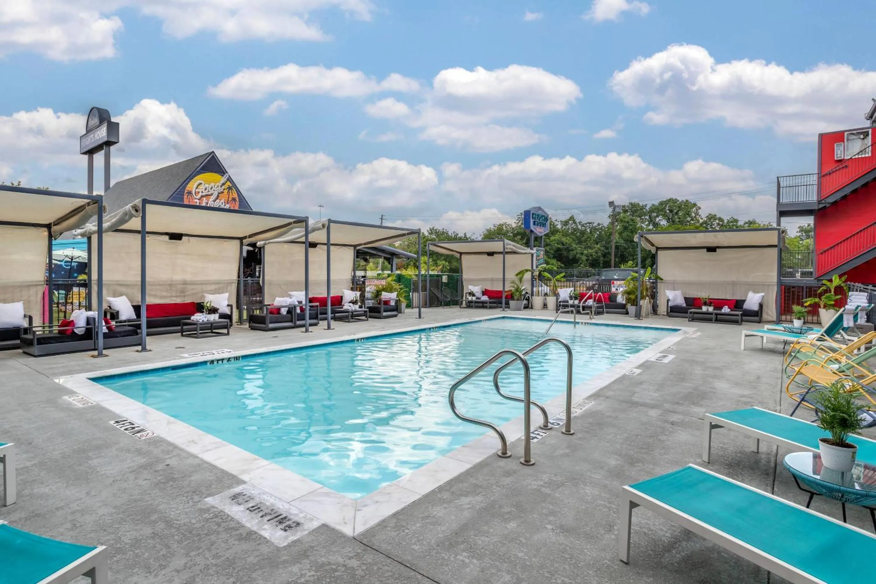 Swimming pool in Heights House Hotel - Houston Heights Downtown, an Ascend Collection Hotel