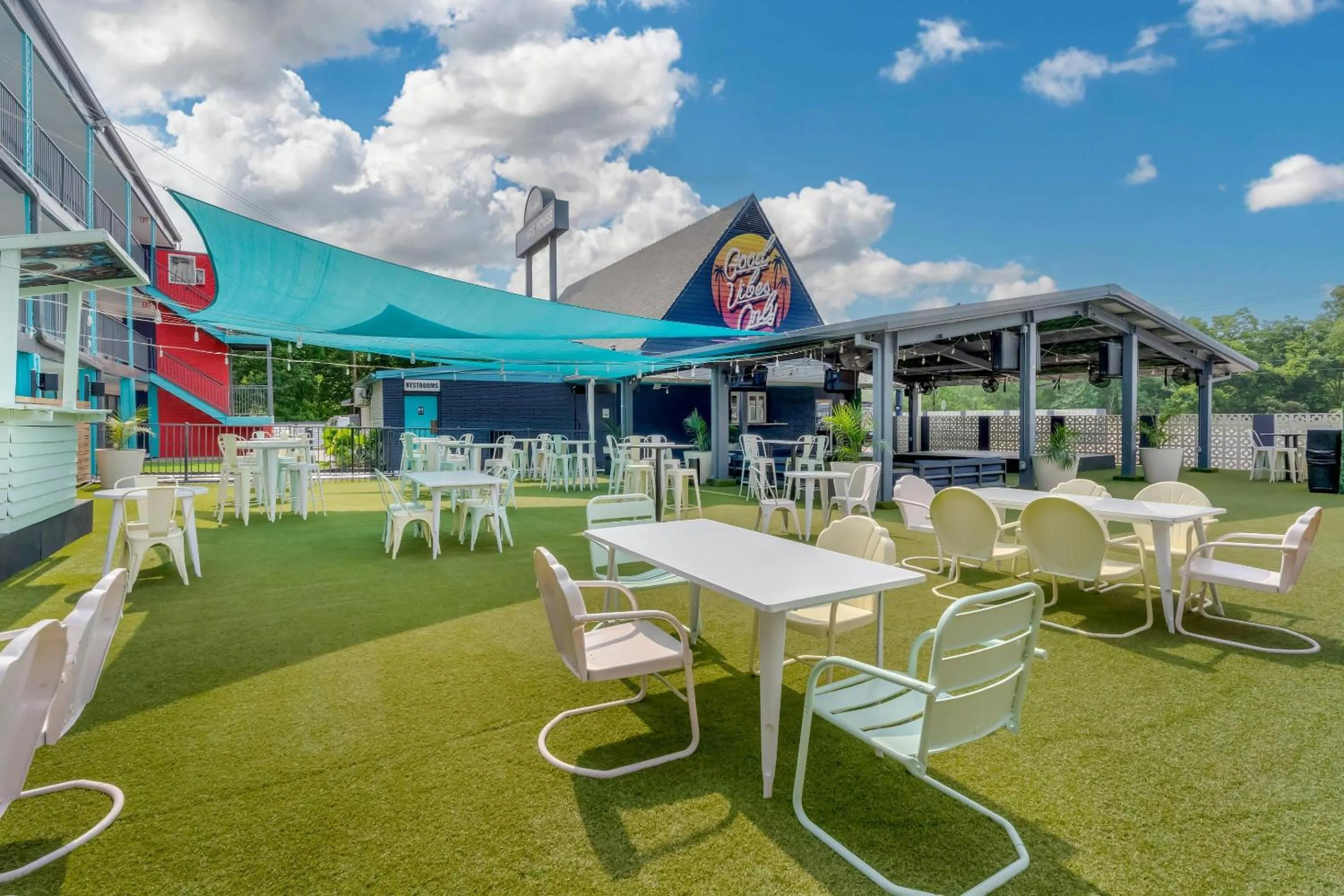 Swimming pool in Heights House Hotel - Houston Heights Downtown, an Ascend Collection Hotel