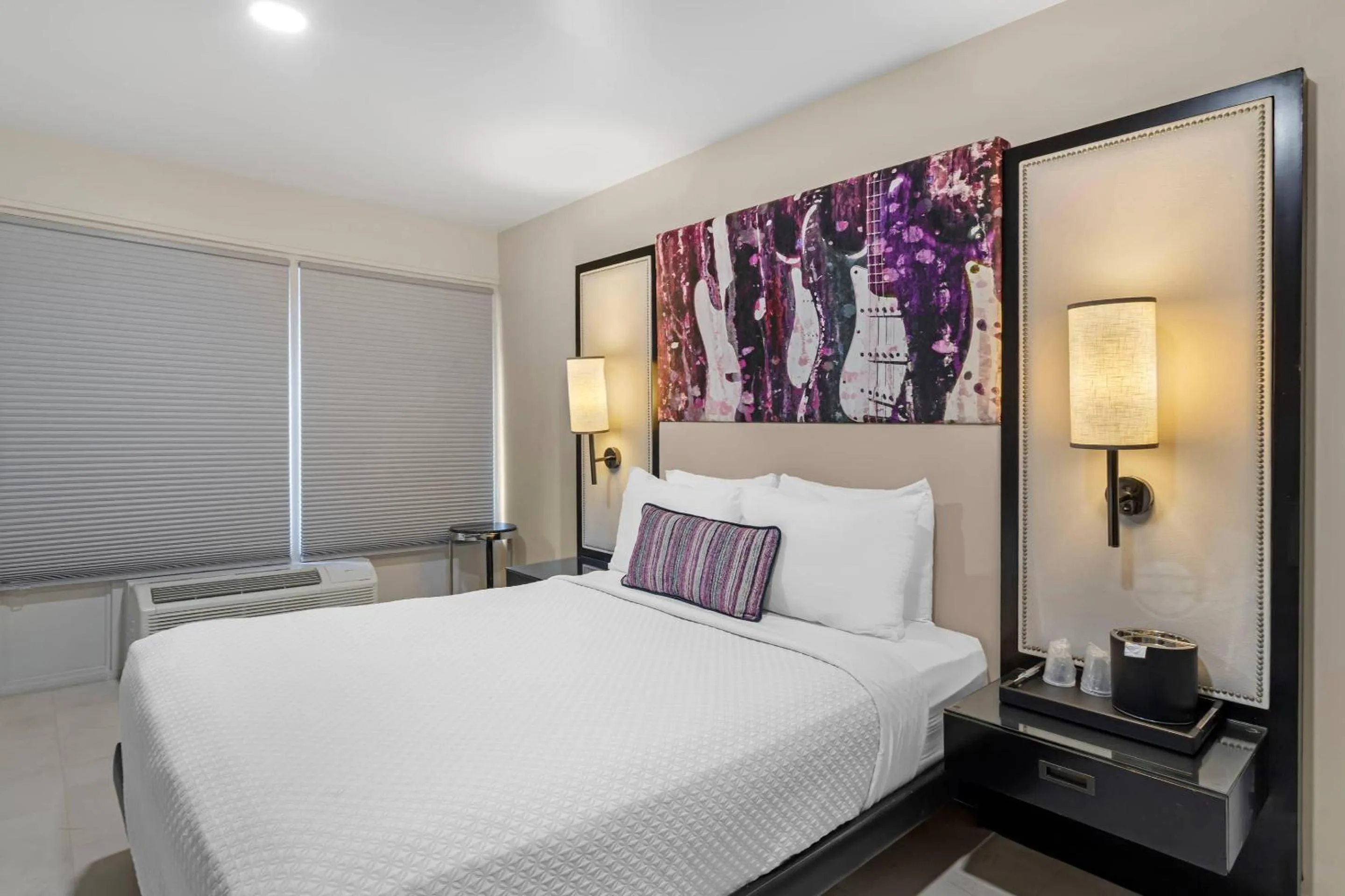 Bedroom, Bed in Heights House Hotel - Houston Heights Downtown, an Ascend Collection Hotel