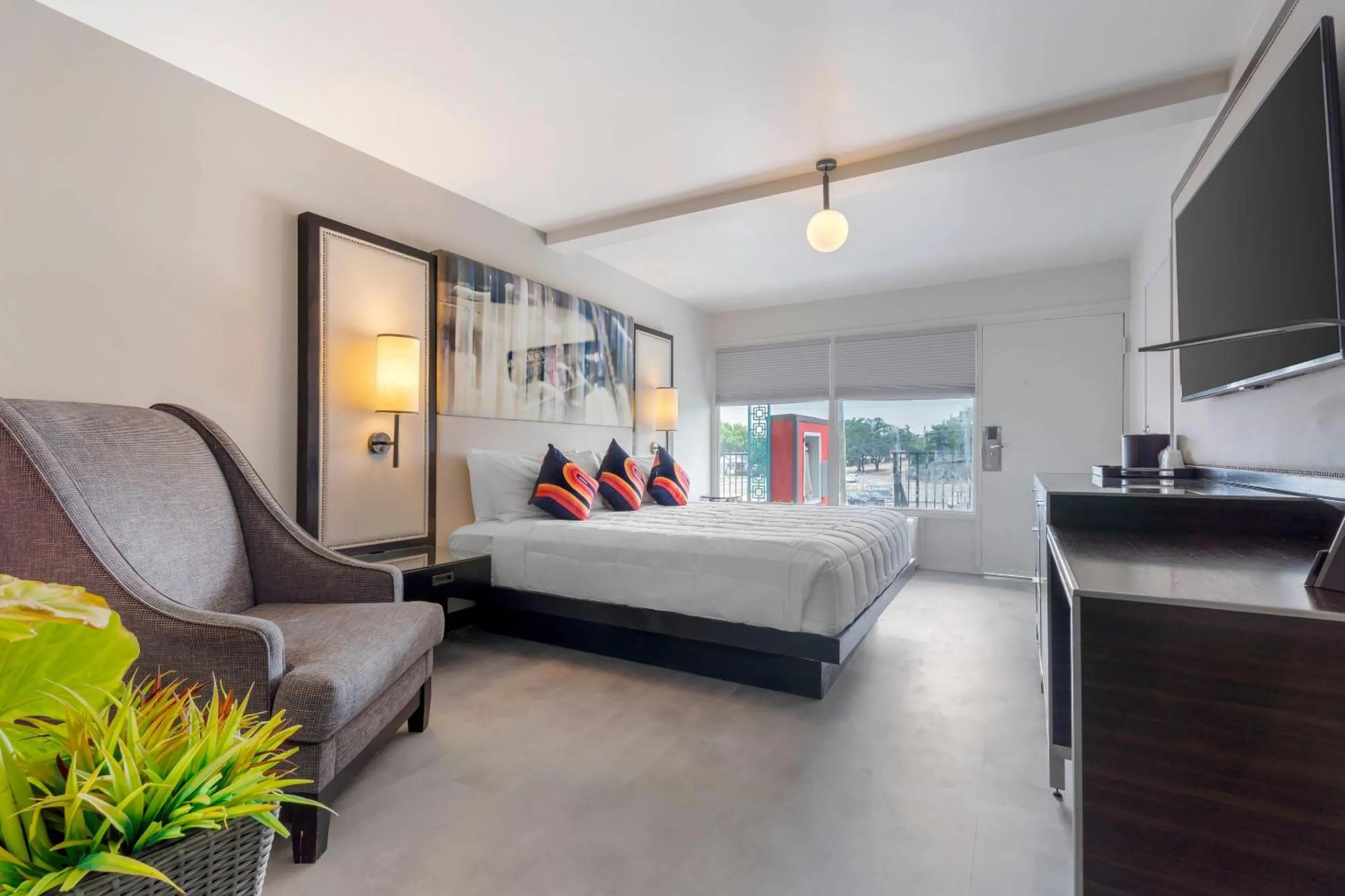 Bedroom, Bed in Heights House Hotel - Houston Heights Downtown, an Ascend Collection Hotel