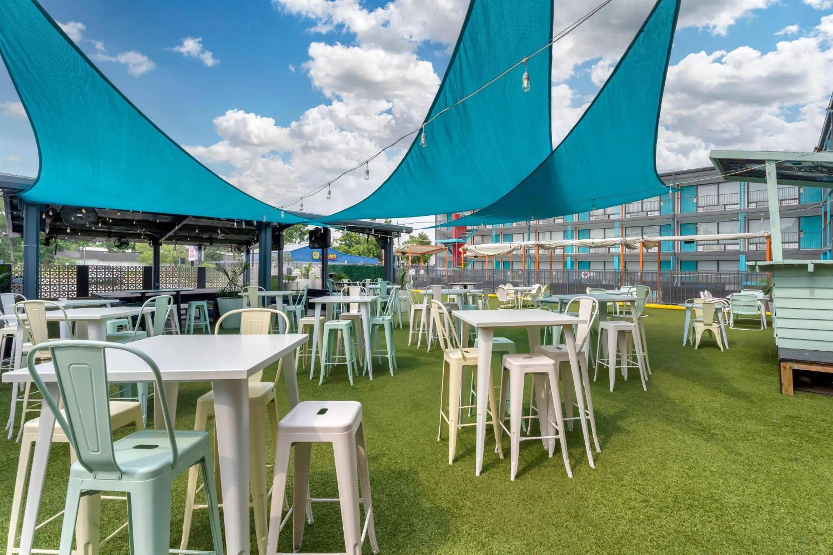 Swimming pool in Heights House Hotel - Houston Heights Downtown, an Ascend Collection Hotel