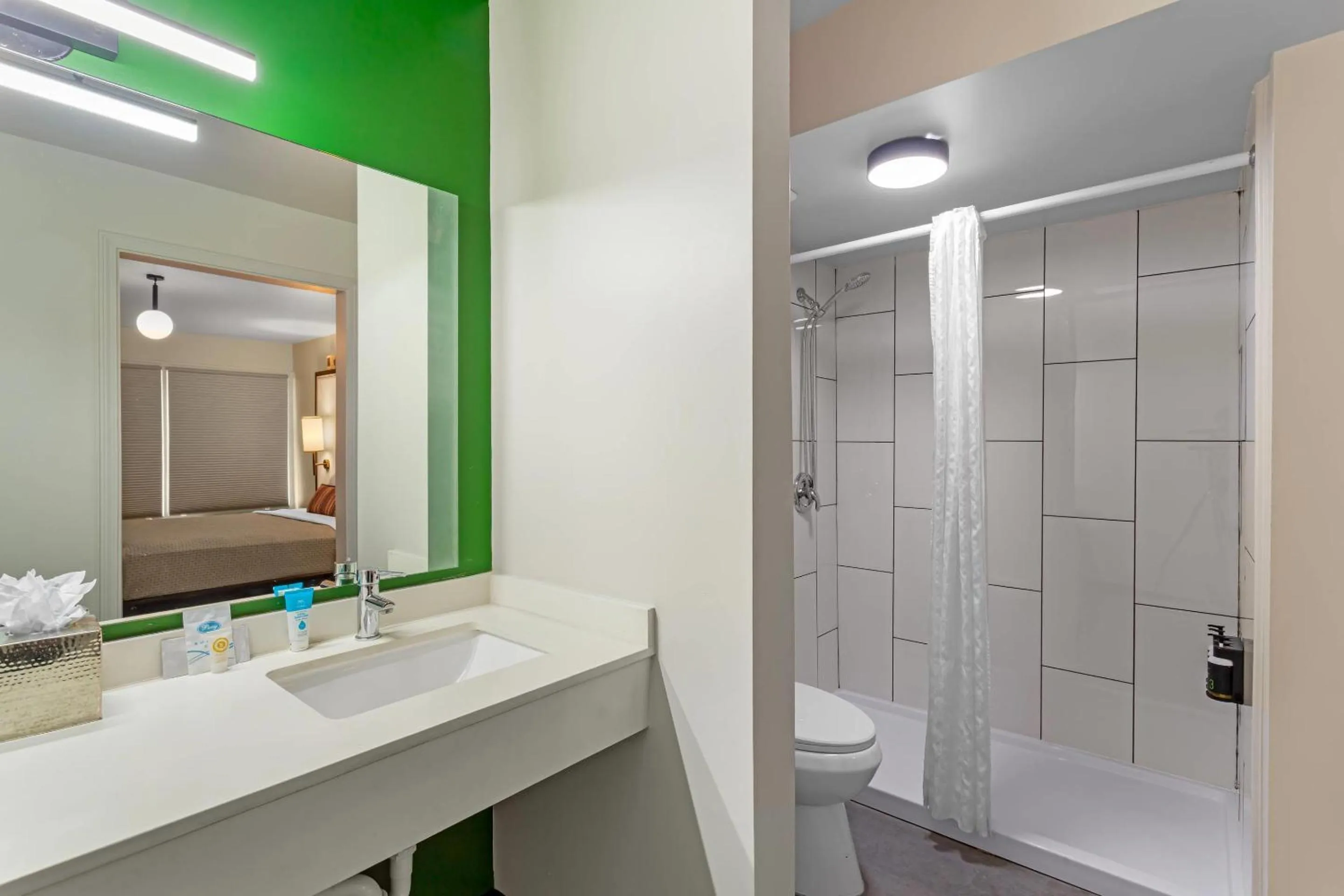 Bedroom in Heights House Hotel - Houston Heights Downtown, an Ascend Collection Hotel