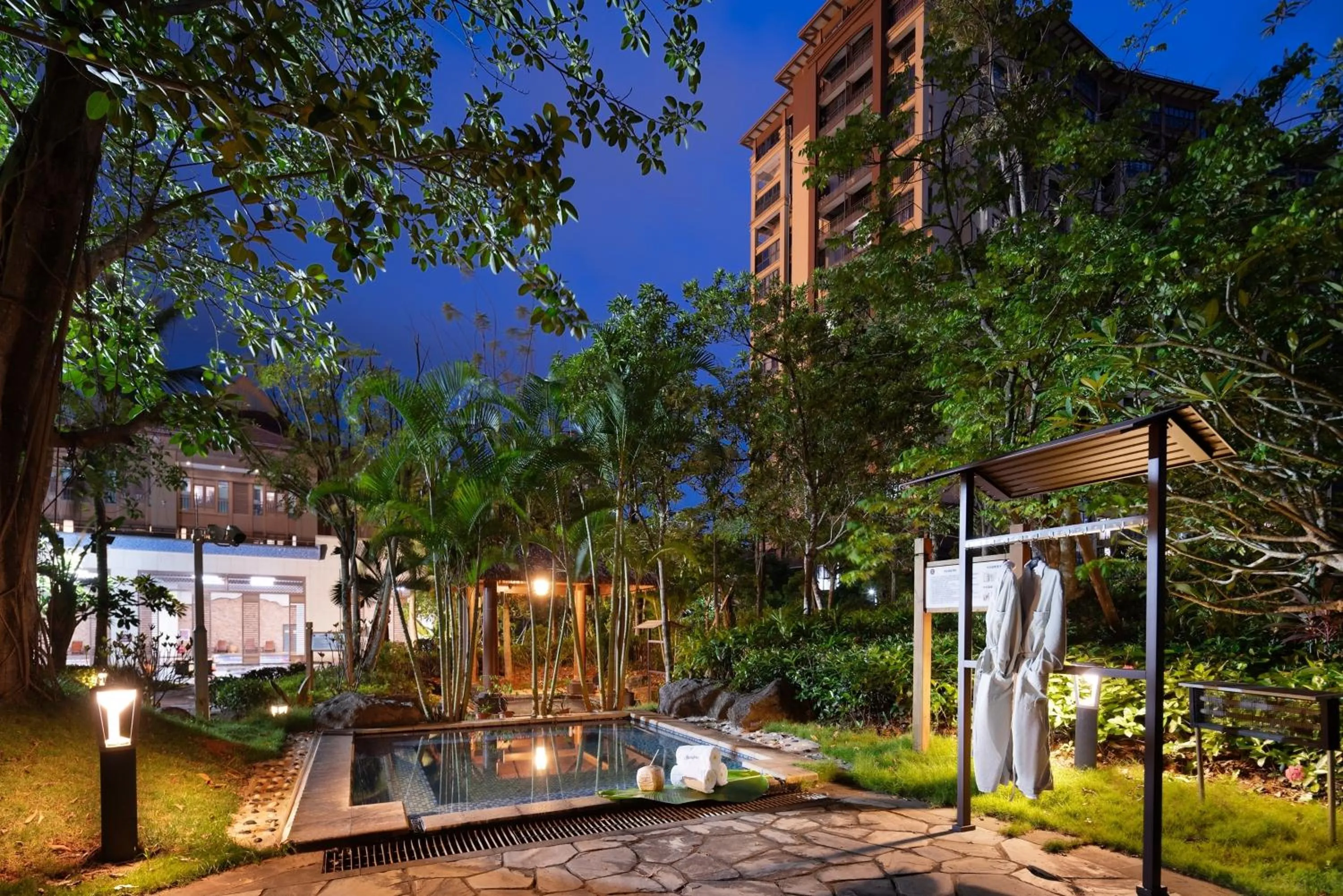 Hot Spring Bath in Hampton by Hilton Nanhai Haikou