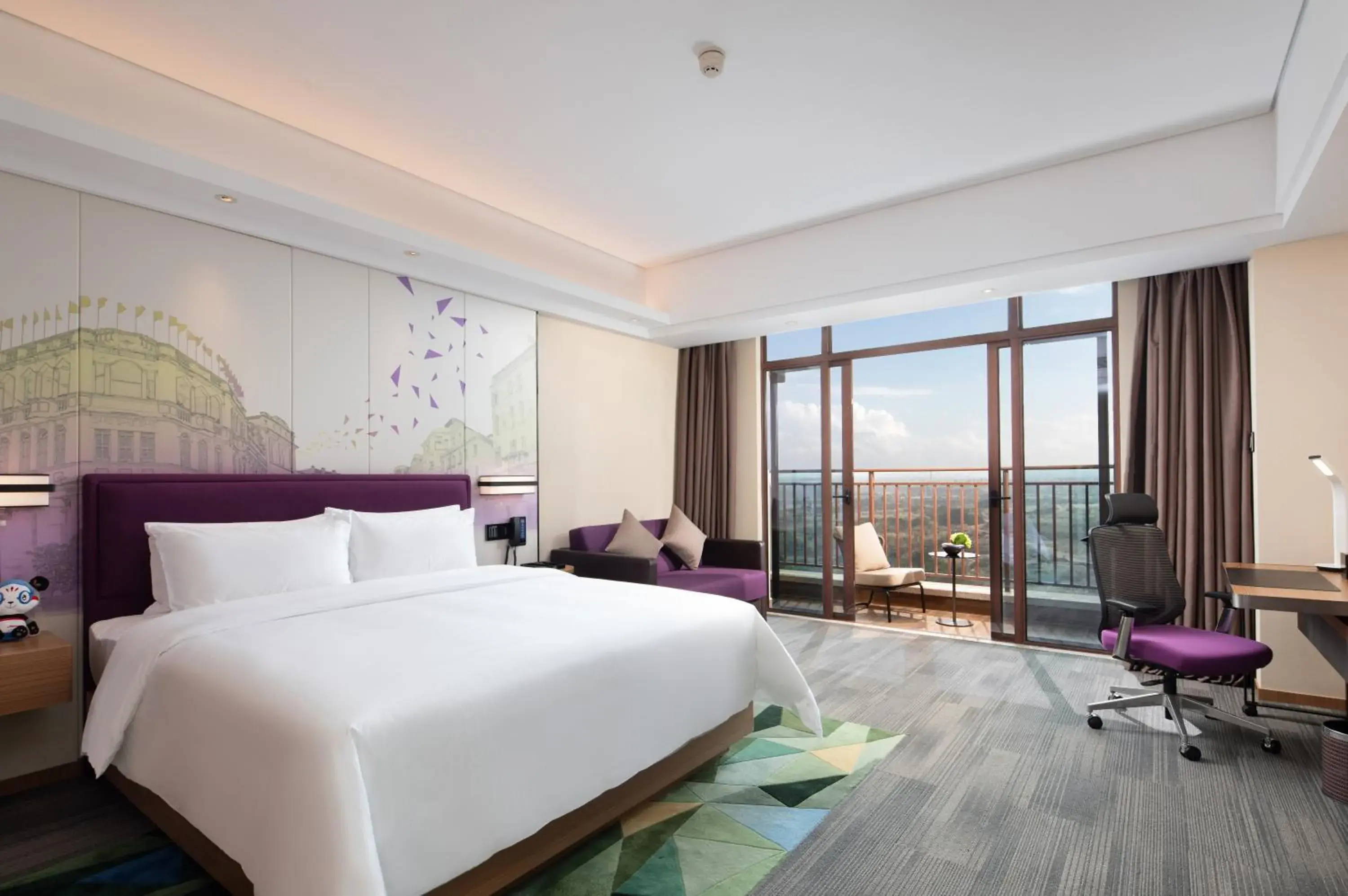 Superior Lakeview King Room in Hampton by Hilton Nanhai Haikou Superior Lakeview King Room in Hampton by Hilton Nanhai Haikou
