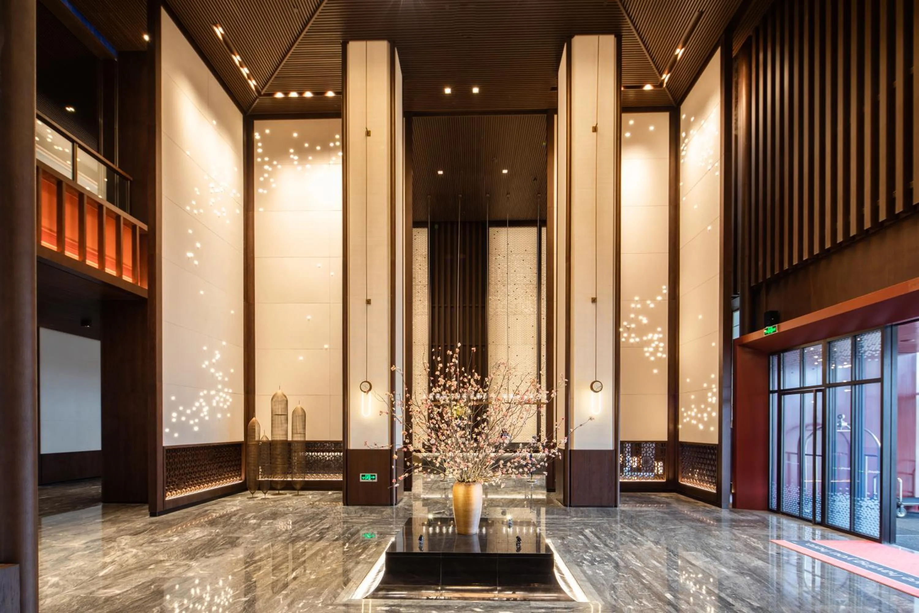 Lobby or reception in Hampton by Hilton Nanhai Haikou