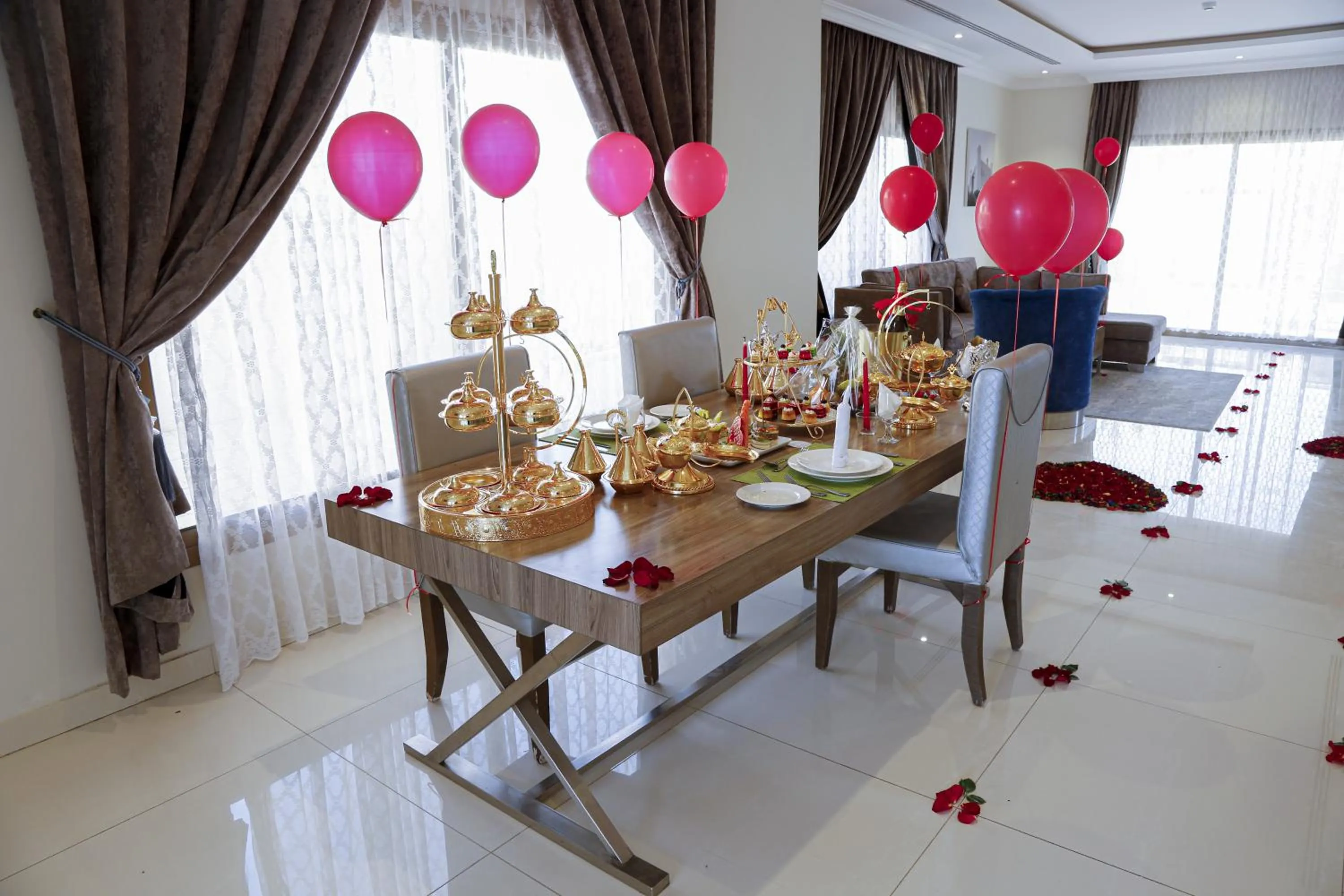 Lounge or bar in Swiss Luxury Villas