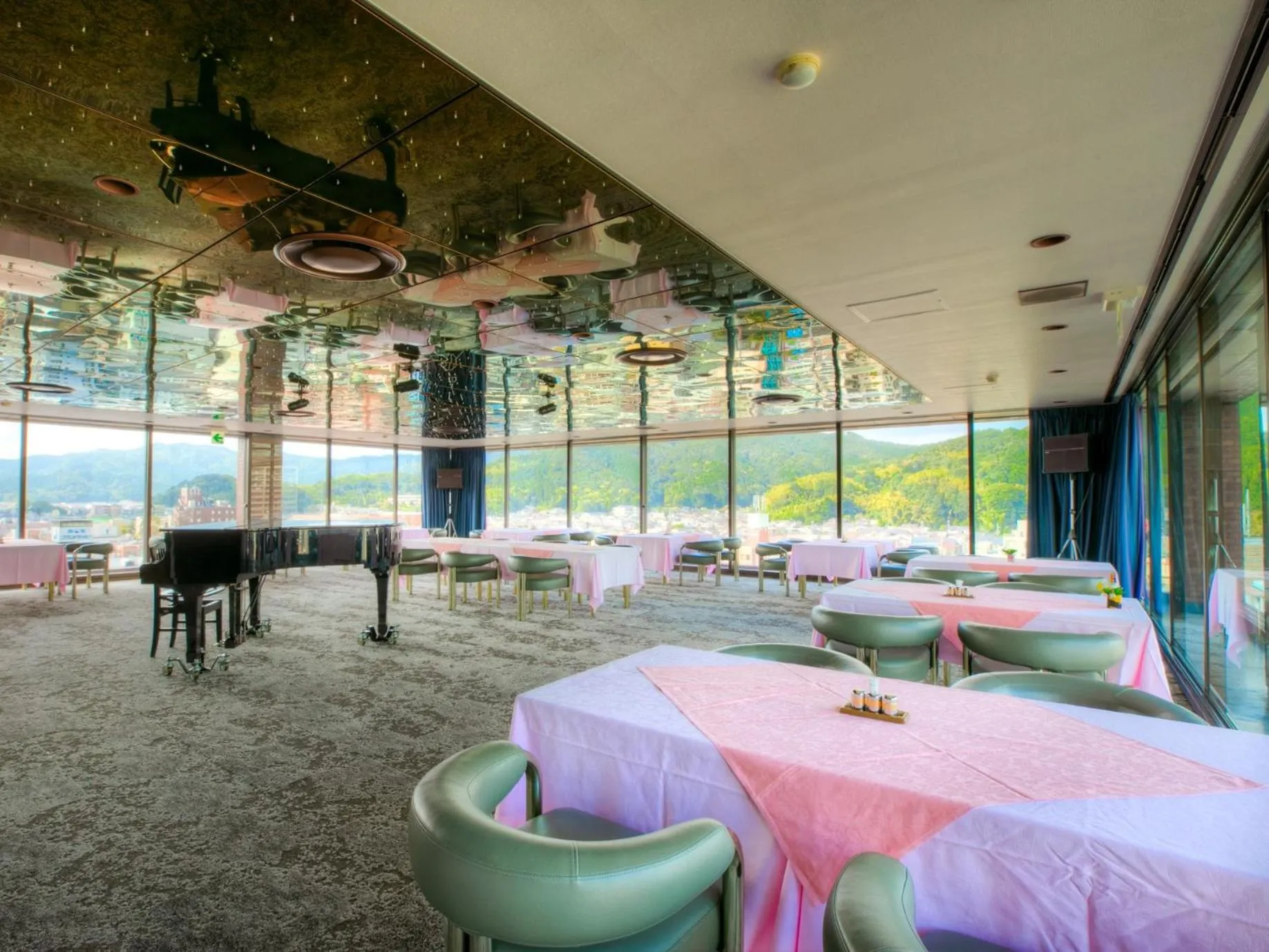 Restaurant/places to eat in Maizuru Grand Hotel