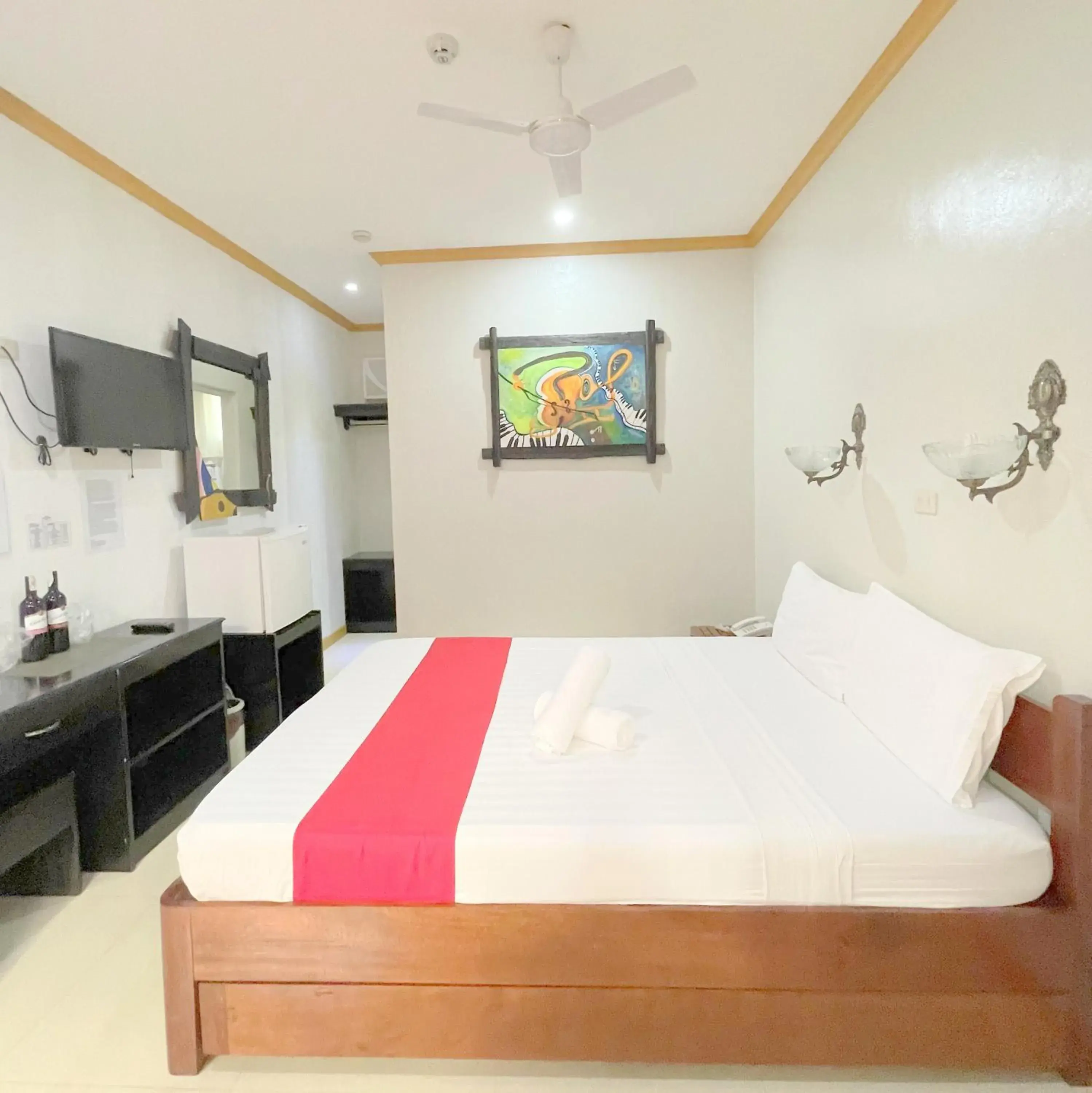 Bed in RedDoorz at New Casamila Hotel Palawan Bed in RedDoorz at New Casamila Hotel Palawan